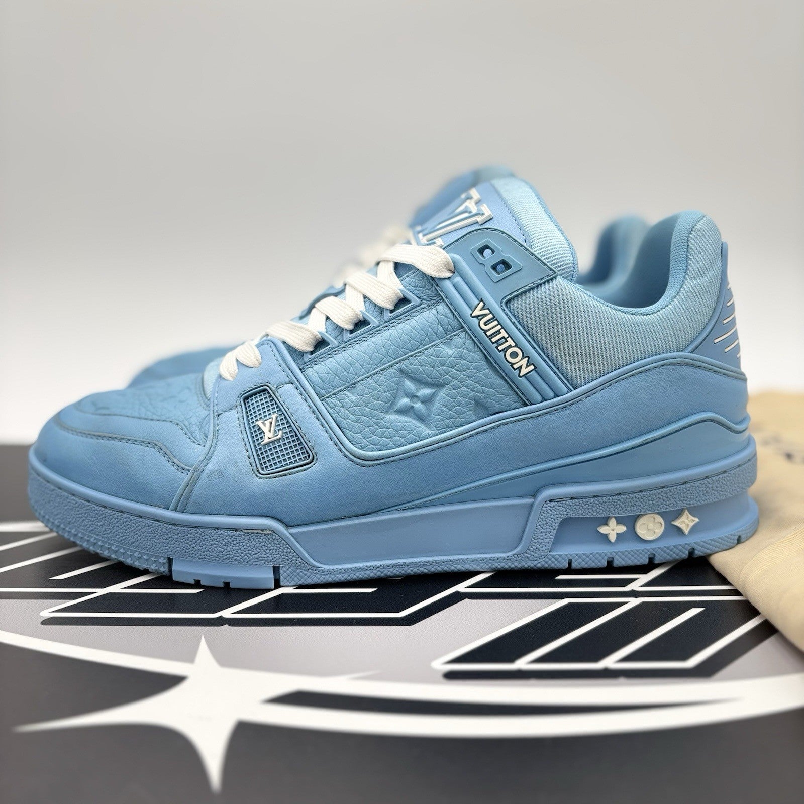 Size 9.5 LV (10.5-11 US) - Louis Vuitton Trainer ' Sky Blue ' | GREAT!