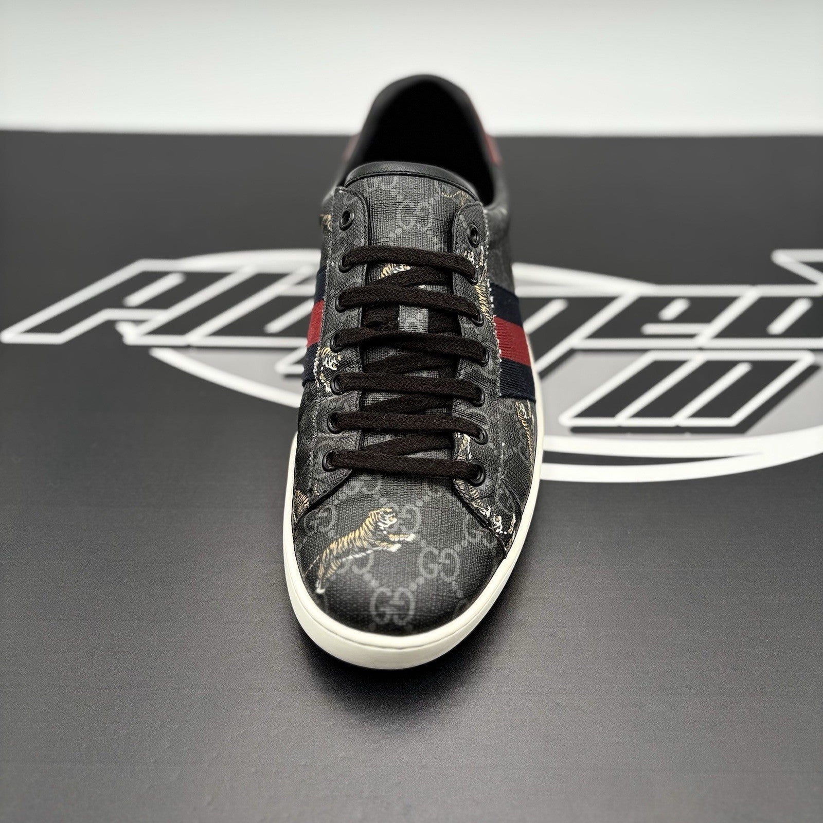 Size 8 G (8.5 US) - Gucci Tiger Ace GG Supreme Monogram | GREAT CONDITION!