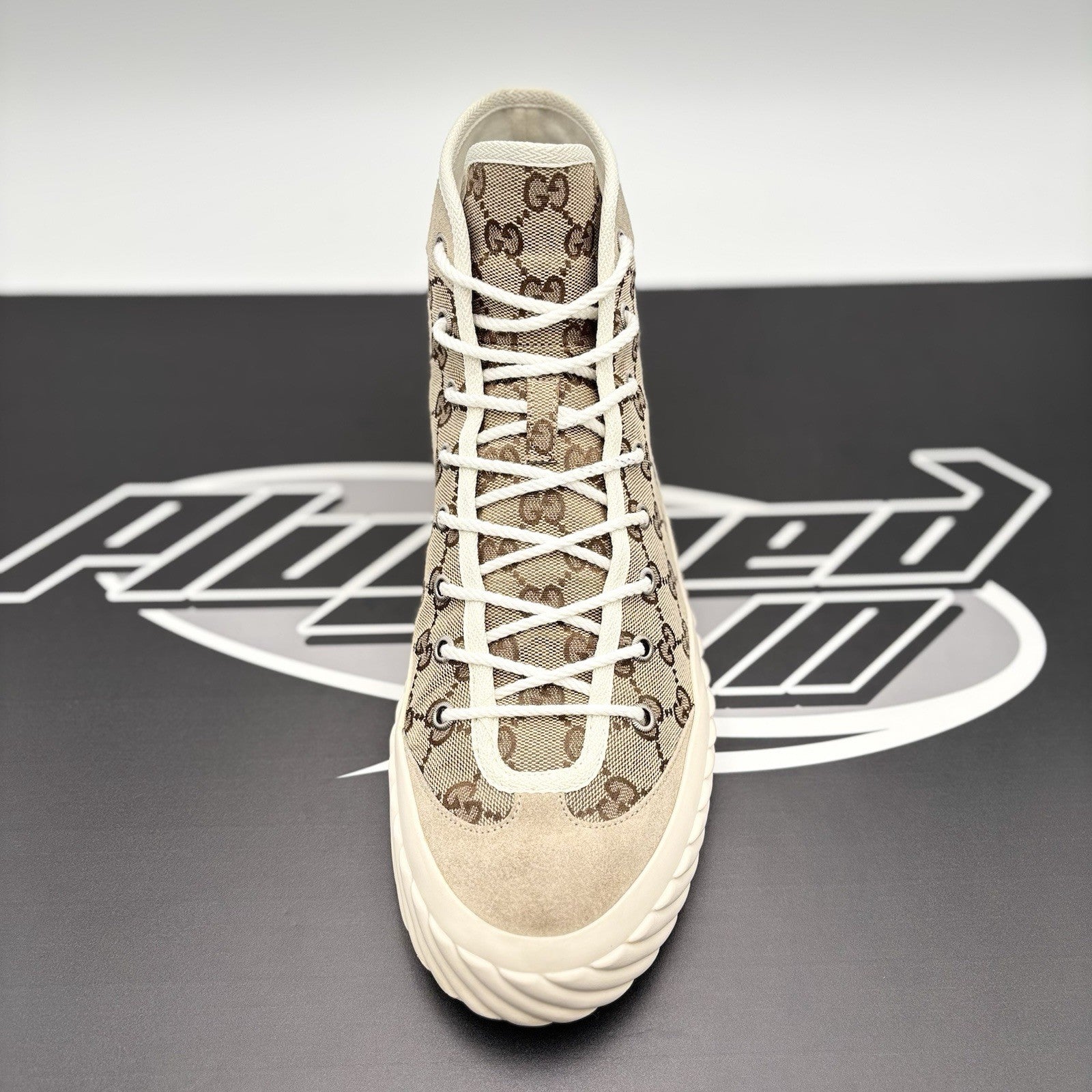 Size 10.5 G (11 US) - Gucci Monogram Jumbo GG High ‘ New Lace Tortuga ‘ | GREAT!