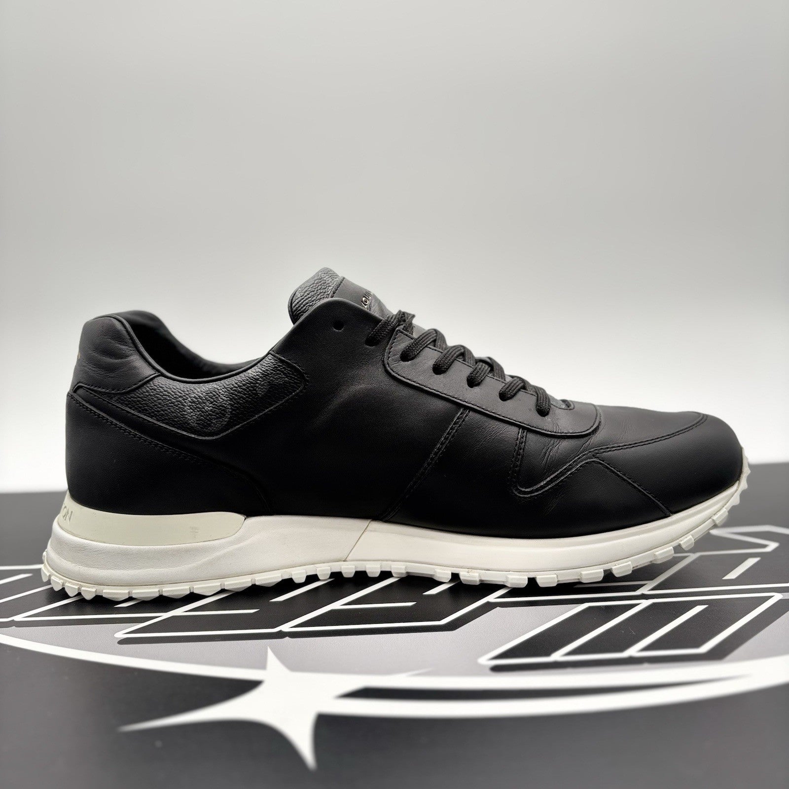 Size 9.5 LV (10.5-11 US) Louis Vuitton Runaway ' Black White ' | GREAT COND!