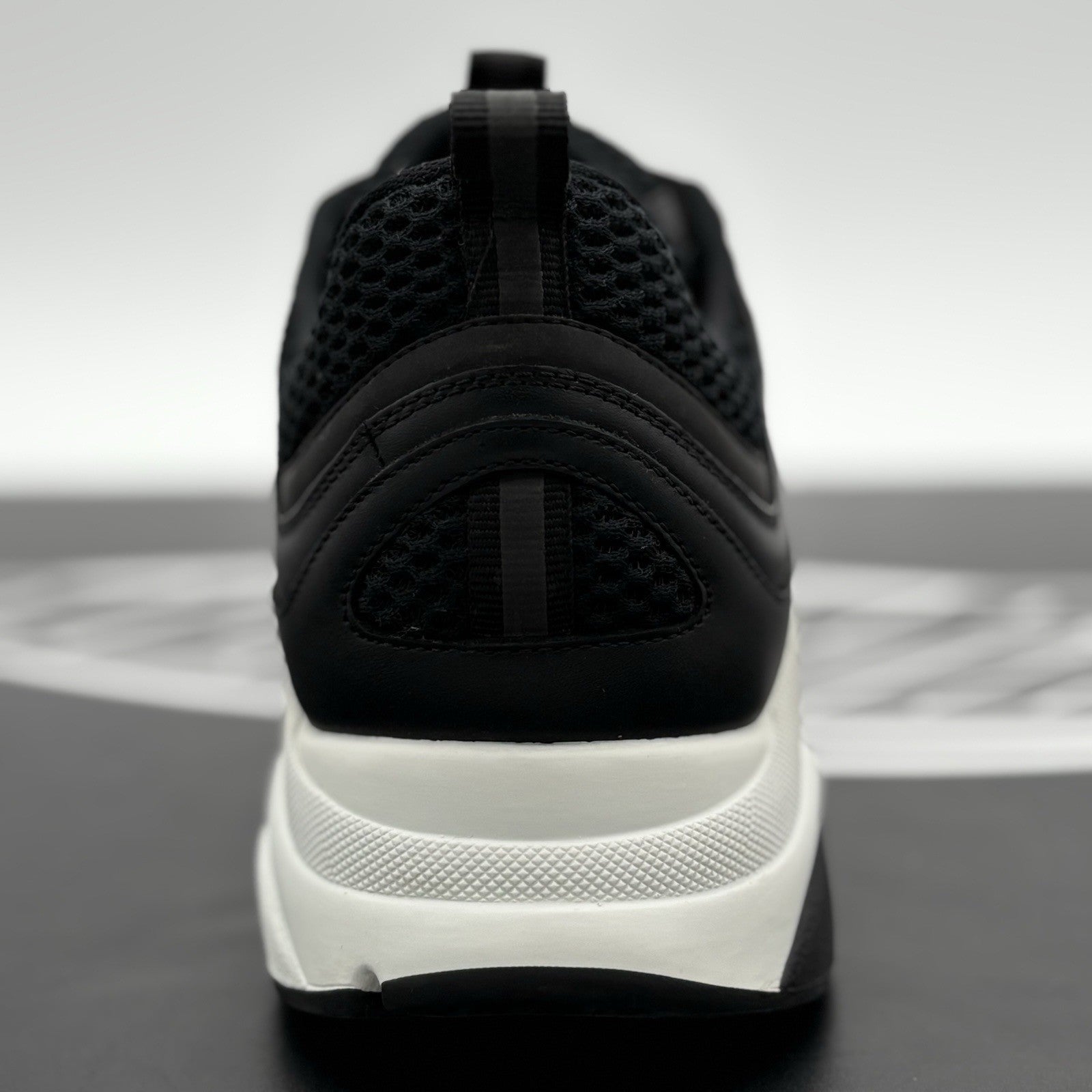 Size 41.5 (8.5 US) - Dior B22 Sneaker ' Black White ' | SUPER CLEAN!