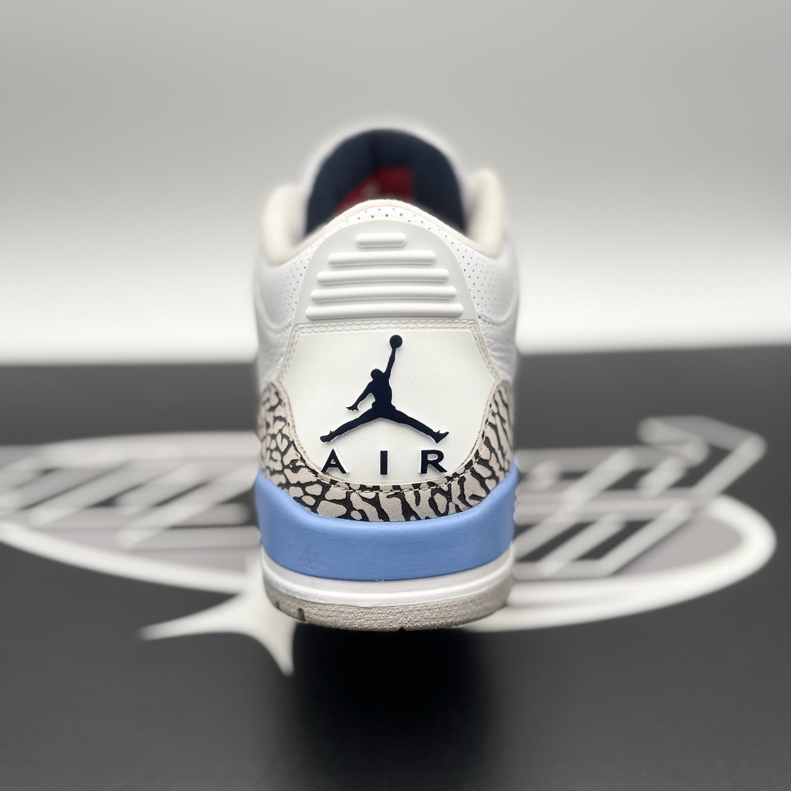 Size 10.5 - Jordan 3 Retro Mid UNC | EXCELLENT CONDITION!