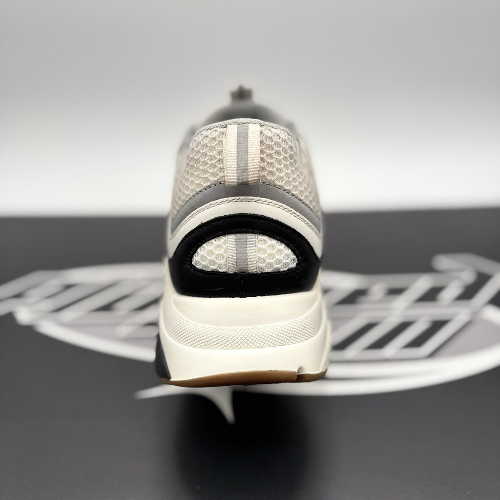 Size 44 (11 US) - Dior B22 Sneaker ' White Black ' | GOOD CONDITION!