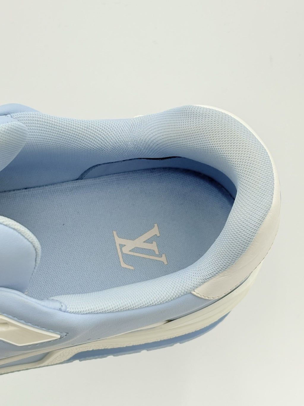 Size 9 LV (10-10.5 US ) Louis Vuitton Trainer ' White Light Blue ' | GREAT COND!