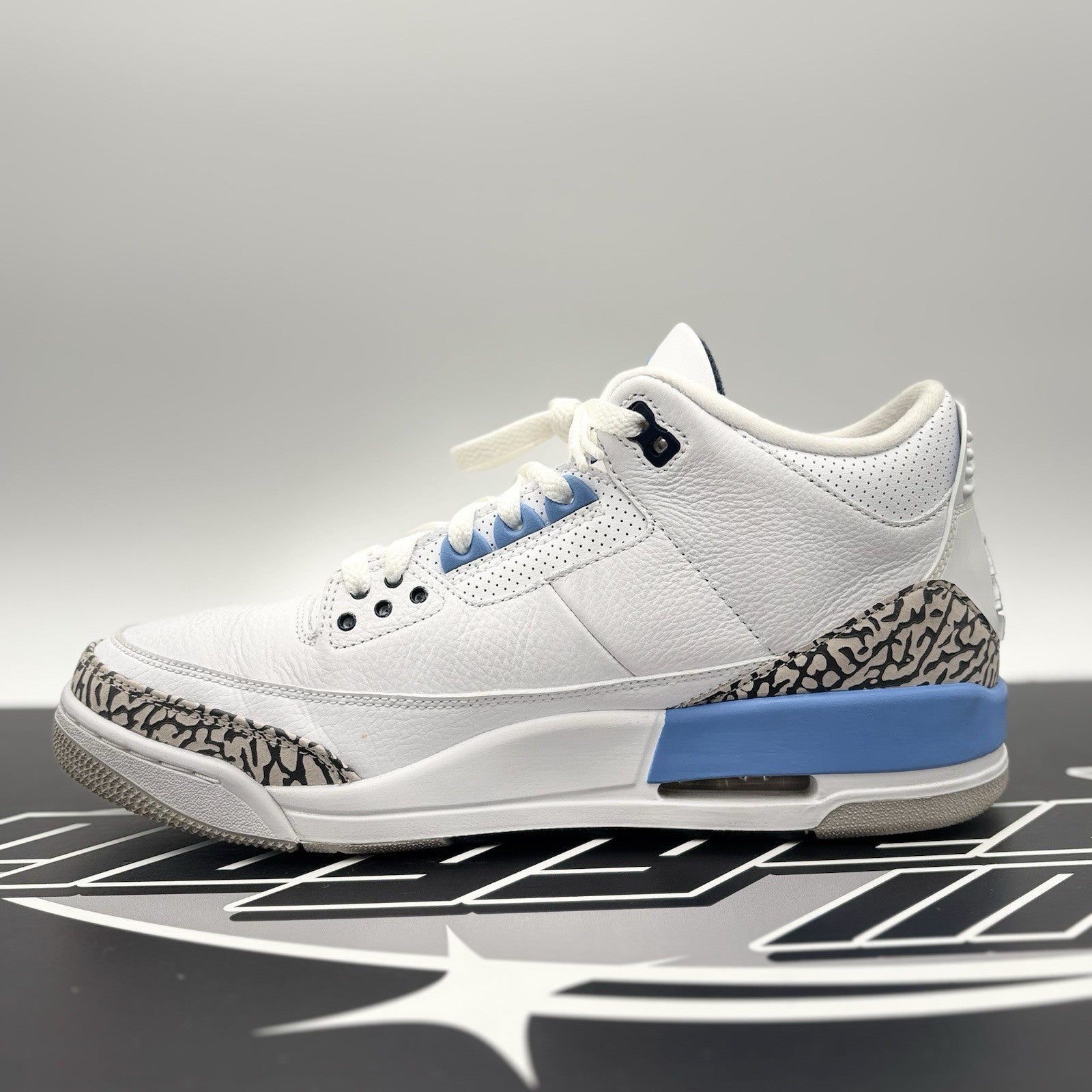 Size 10.5 - Jordan 3 Retro Mid UNC | EXCELLENT CONDITION!