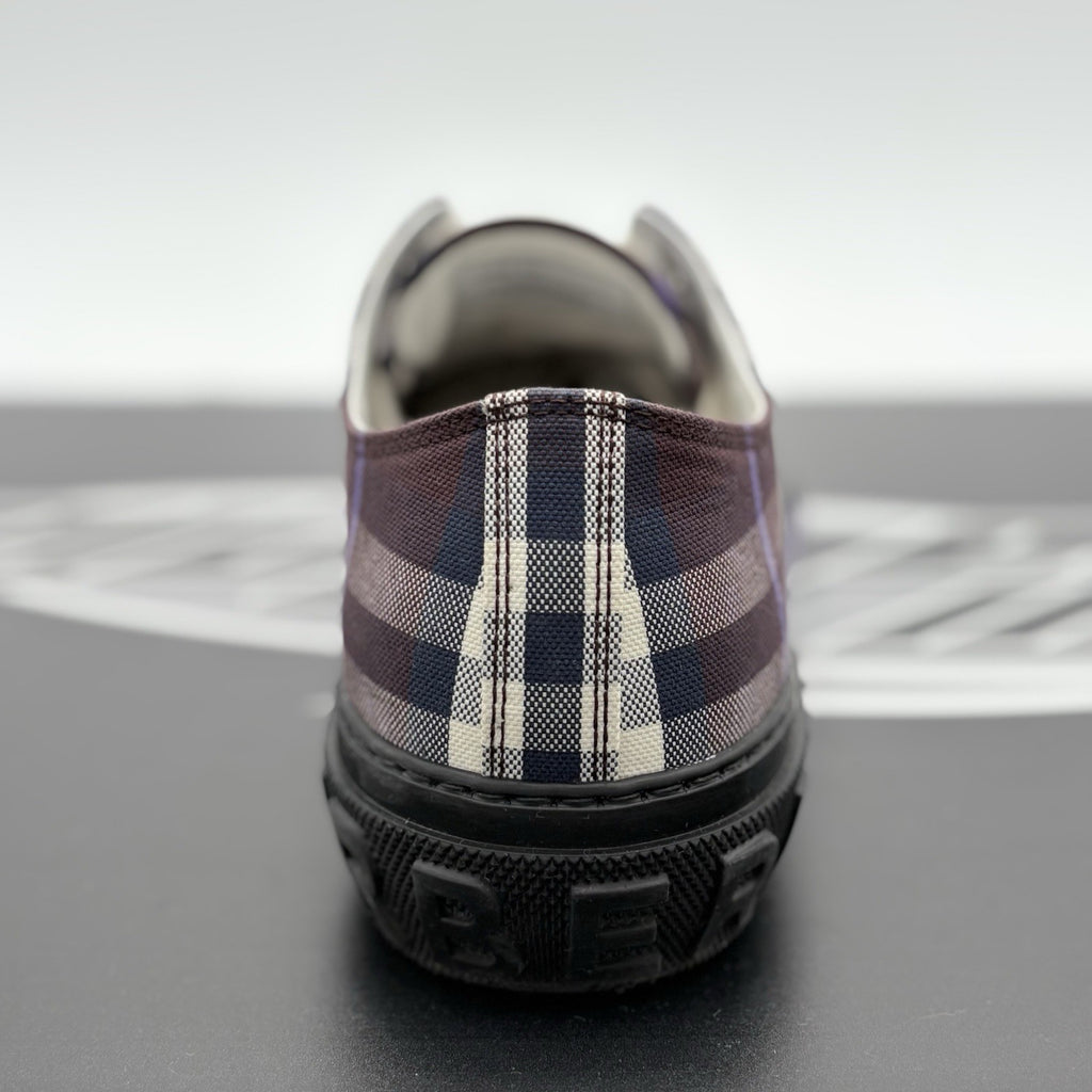 Size 43 (10 US) - Burberry Low Sneaker ' ' | SUPER CLEAN!