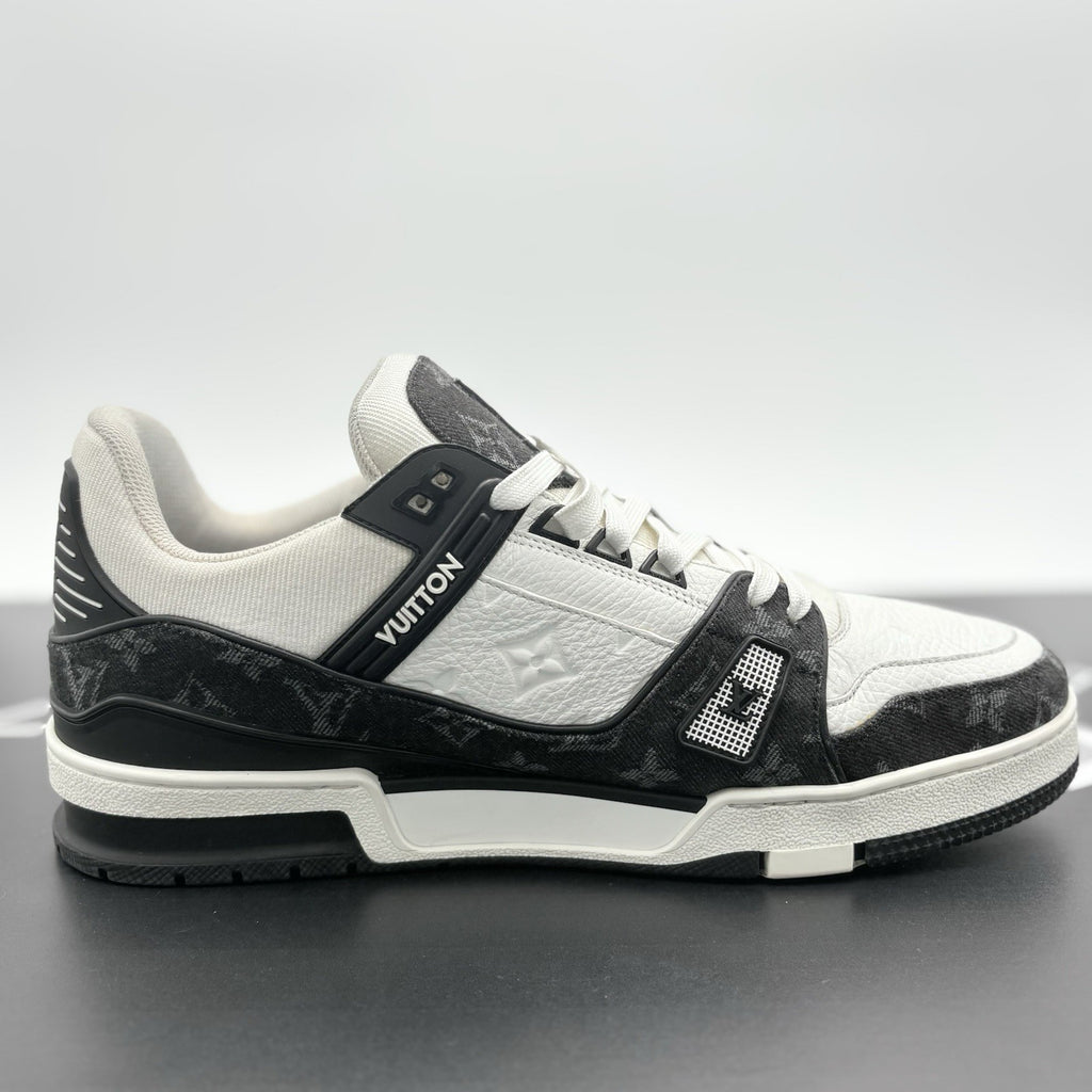 Size 10 LV (11-11.5 US) Louis Vuitton Trainer ' Black White ' | GREAT CONDITION!