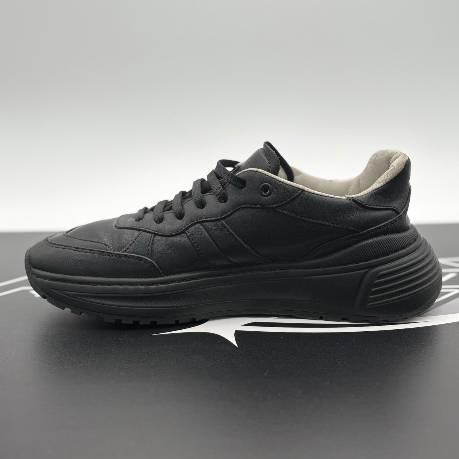 Size 42.5 (9.5 US) - Bottega Veneta Calf Leather Speedster Sneakers ' Black '