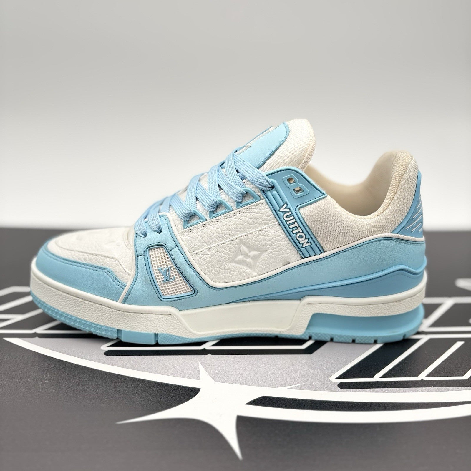 Size 4 LV (5-5.5 US) - Louis Vuitton Trainer ' Sky Blue, White ' | GREAT COND!