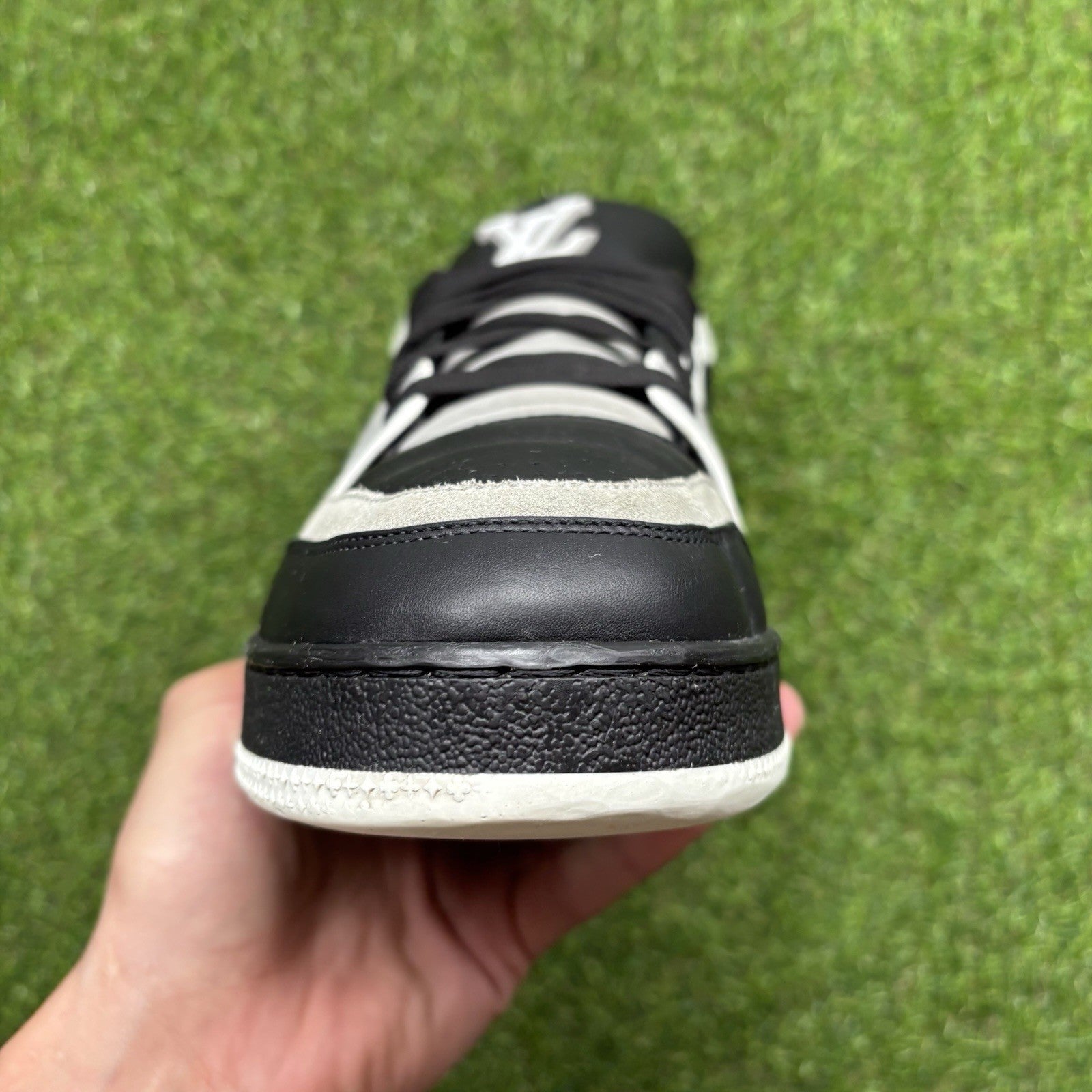 Size 8.5 LV (9.5-10 US) Louis Vuitton Trainer ' Black, Grey, White ' | GOOD!
