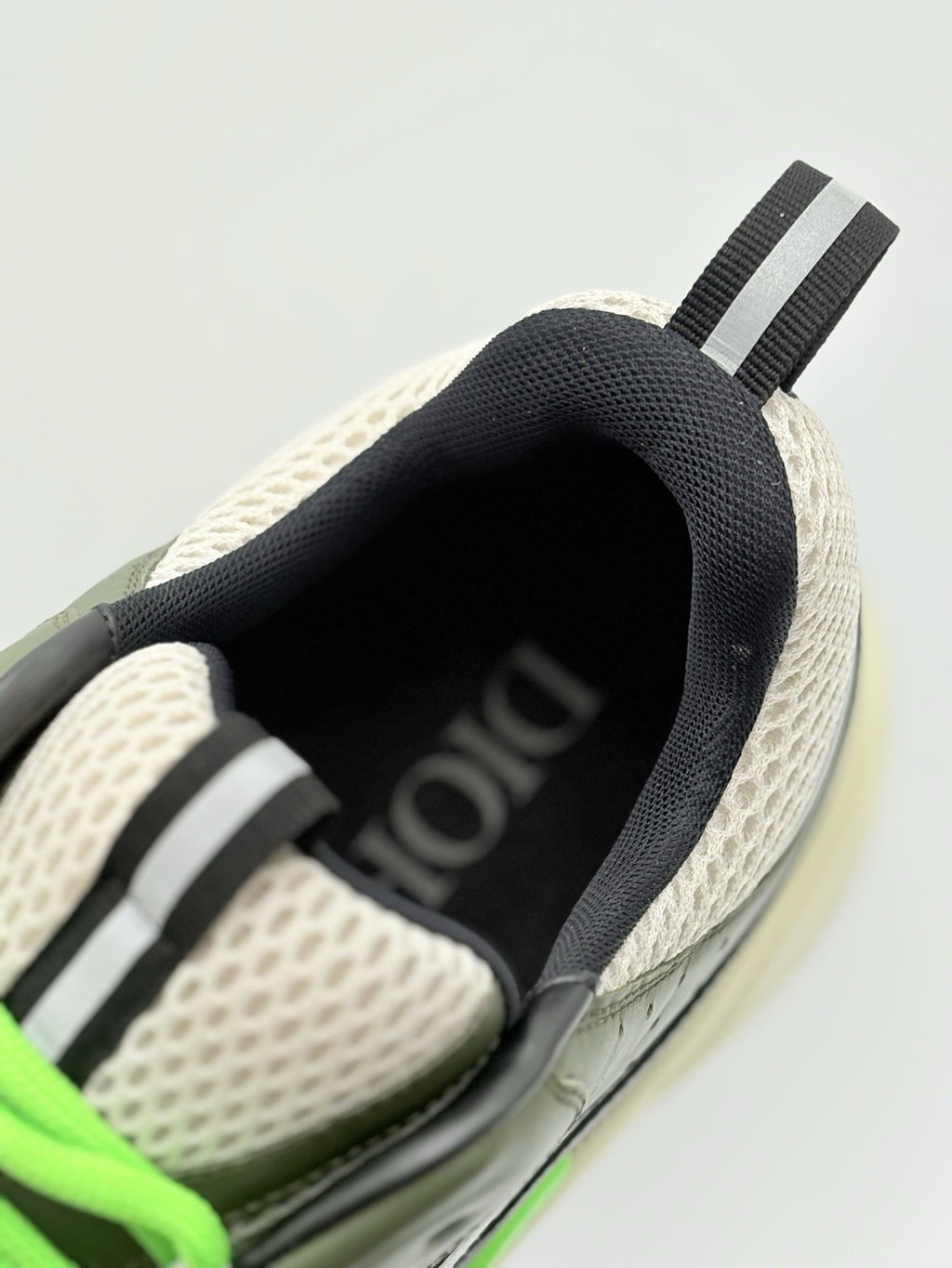 Size 44 (11 US) - Dior B22 Sneaker ' Khaki Pistachio ' | EXCELLENT CONDITION!
