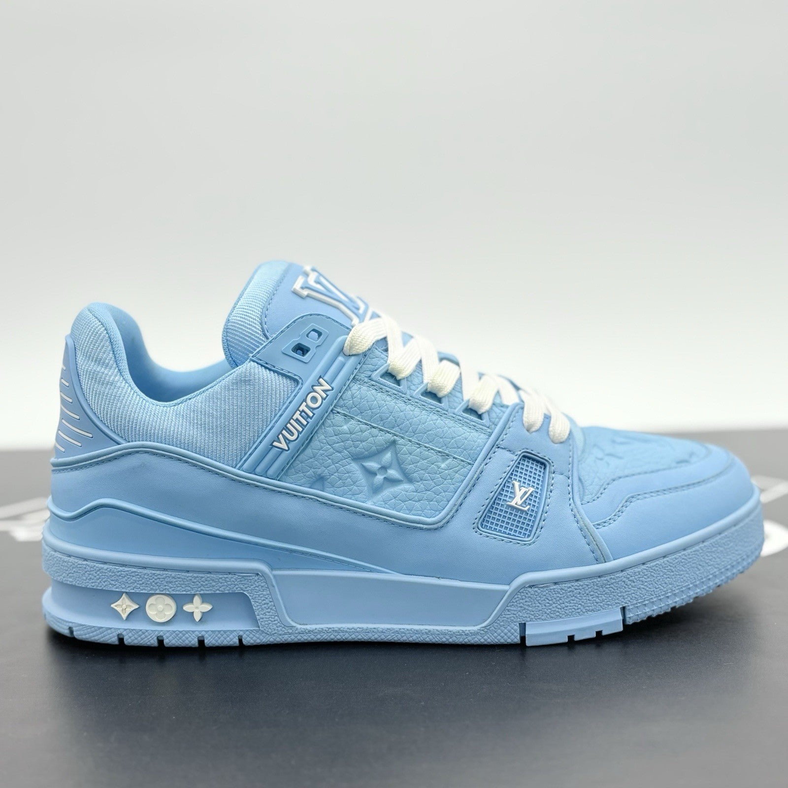 Size 7.5 LV (8.5-9 US) - Louis Vuitton Trainer ' Light Blue ' | SUPER CLEAN!