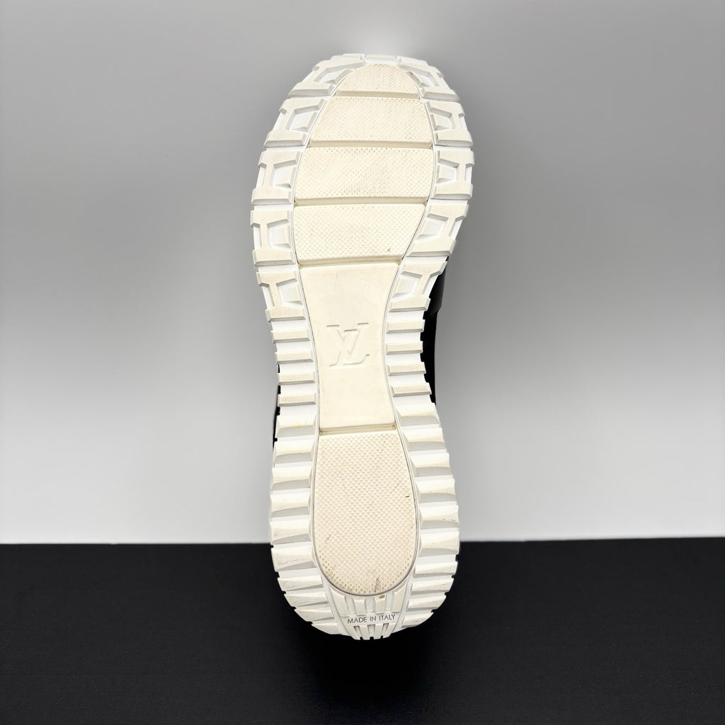 Size 7.5 LV (8.5-9 US) Louis Vuitton Run Away Sneaker ' Black White ' | GOOD!