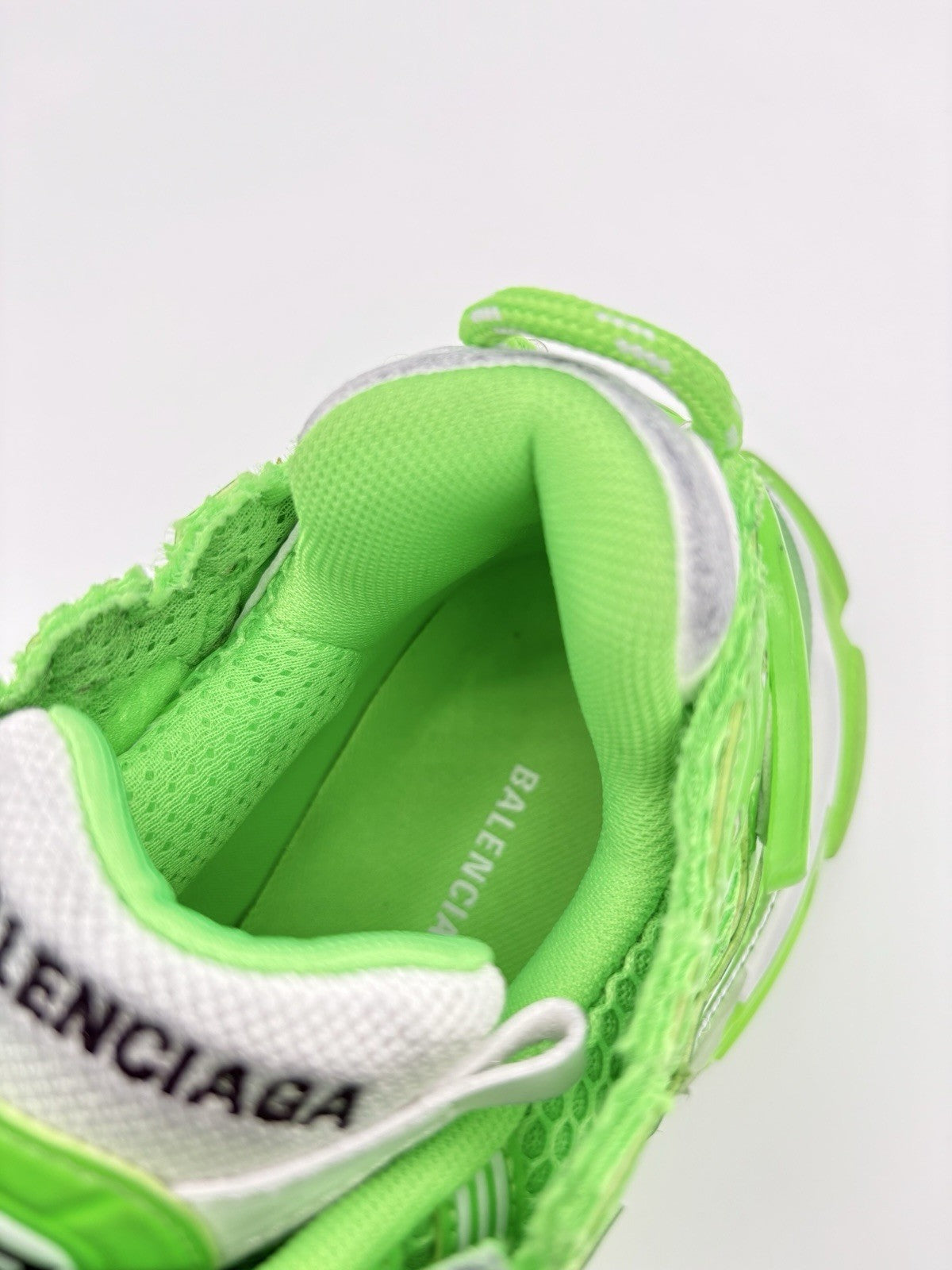 Size 41 (US 8) - Balenciaga Runner ' Fluo Green White ' | BRAND NEW!