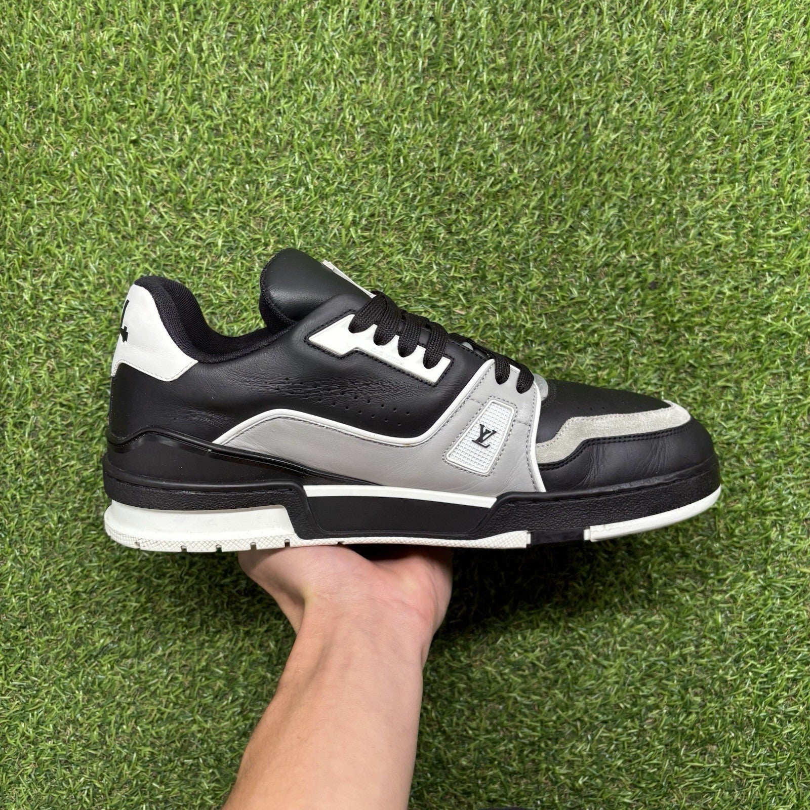 Size 8.5 LV (9.5-10 US) Louis Vuitton Trainer ' Black, Grey, White ' | GOOD!