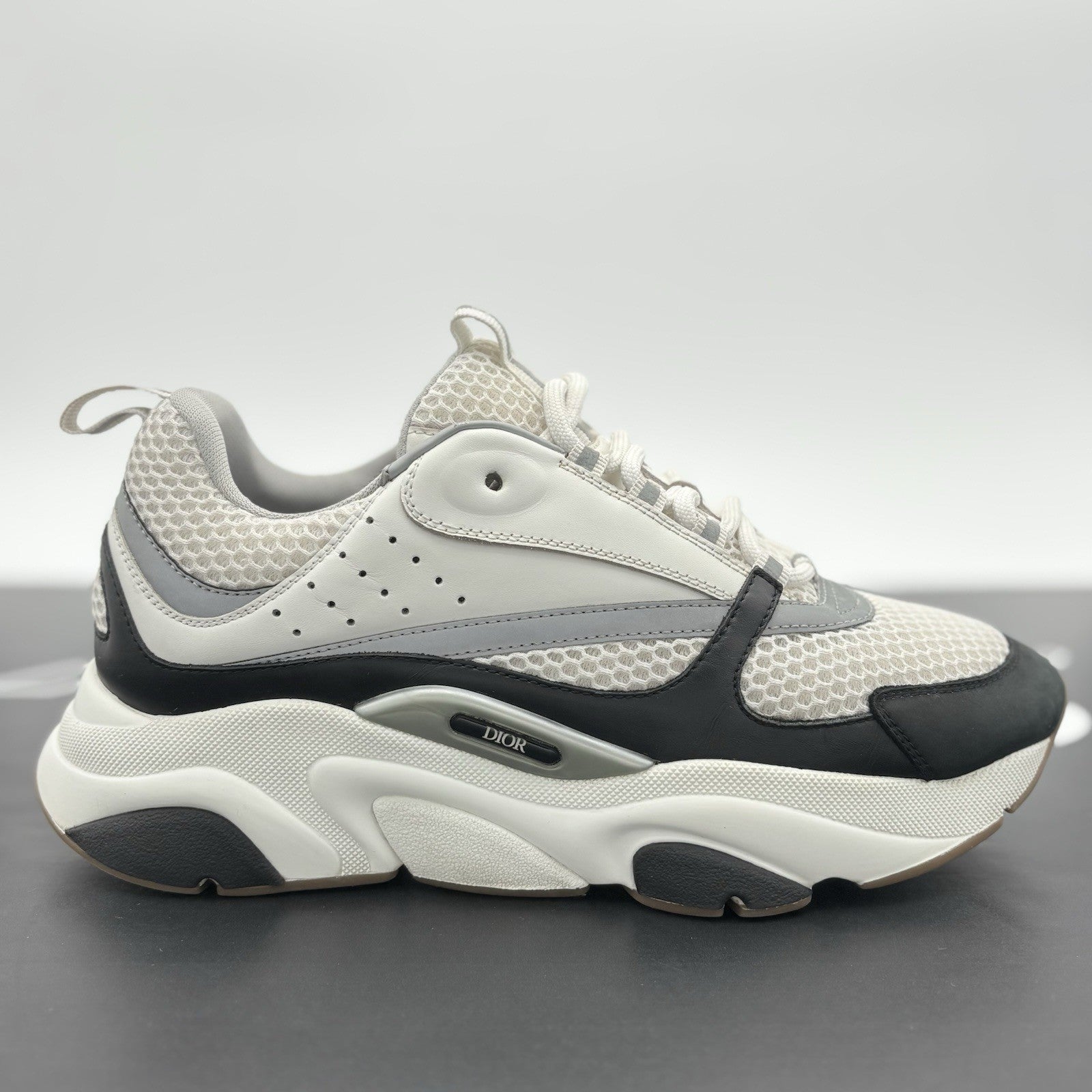 Size 42 (9 US) - Dior B22 Sneaker ' White Black ' | GOOD CONDITION!