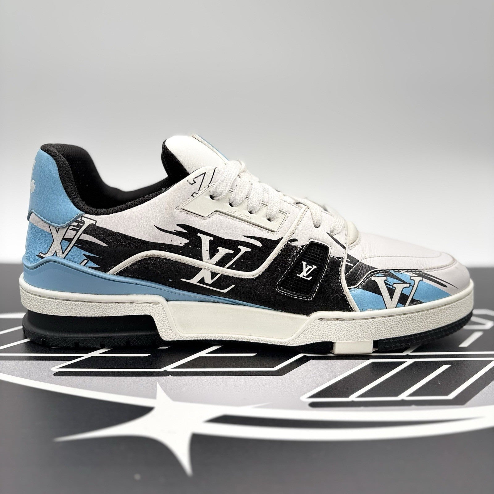 Size 8 LV (9-9.5 US) - Louis Vuitton Trainer #54 ' Graphic Print ' | GOOD COND!