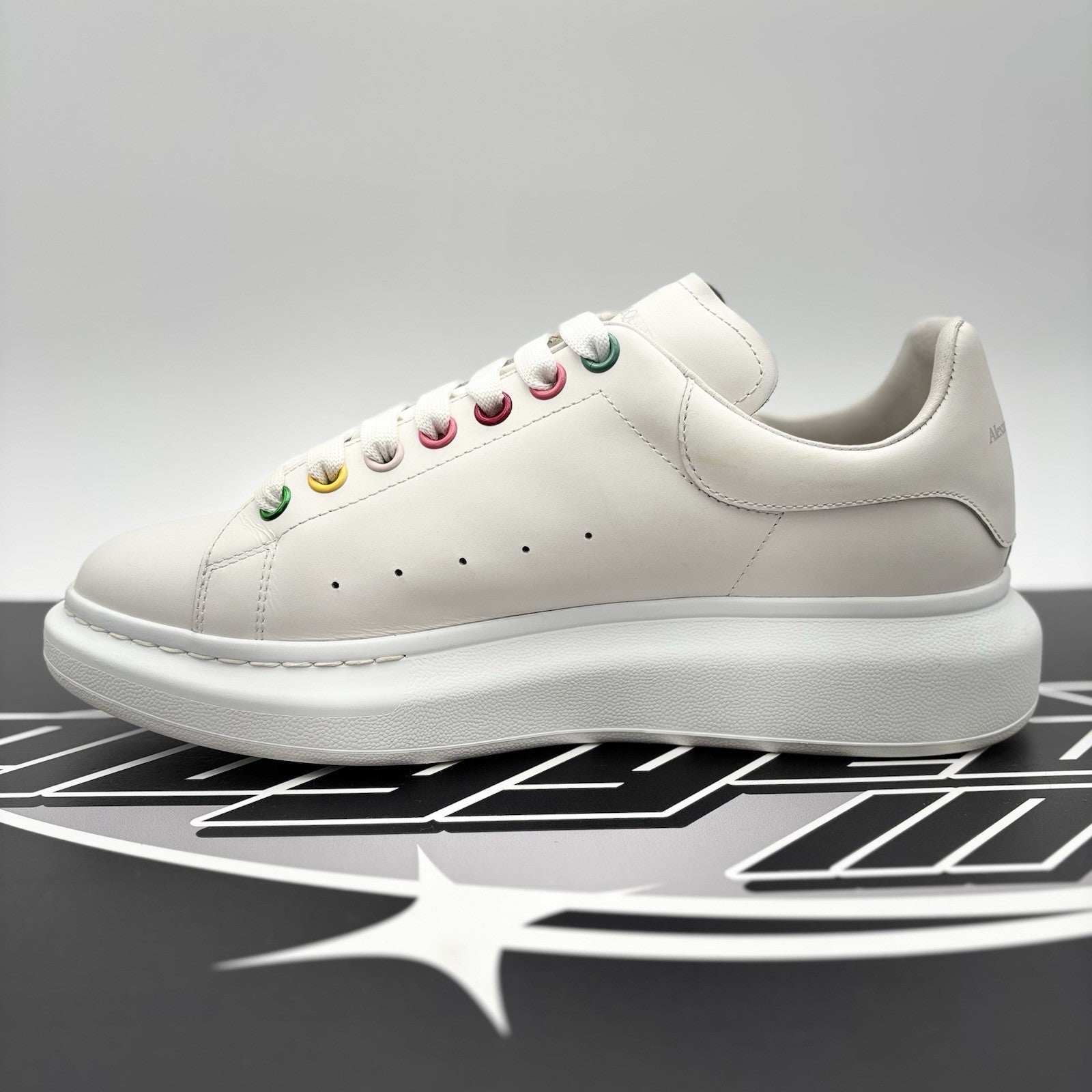 Size 43 (10 US) Alexander McQueen Oversized ' White, Multicolor ' | GREAT COND!