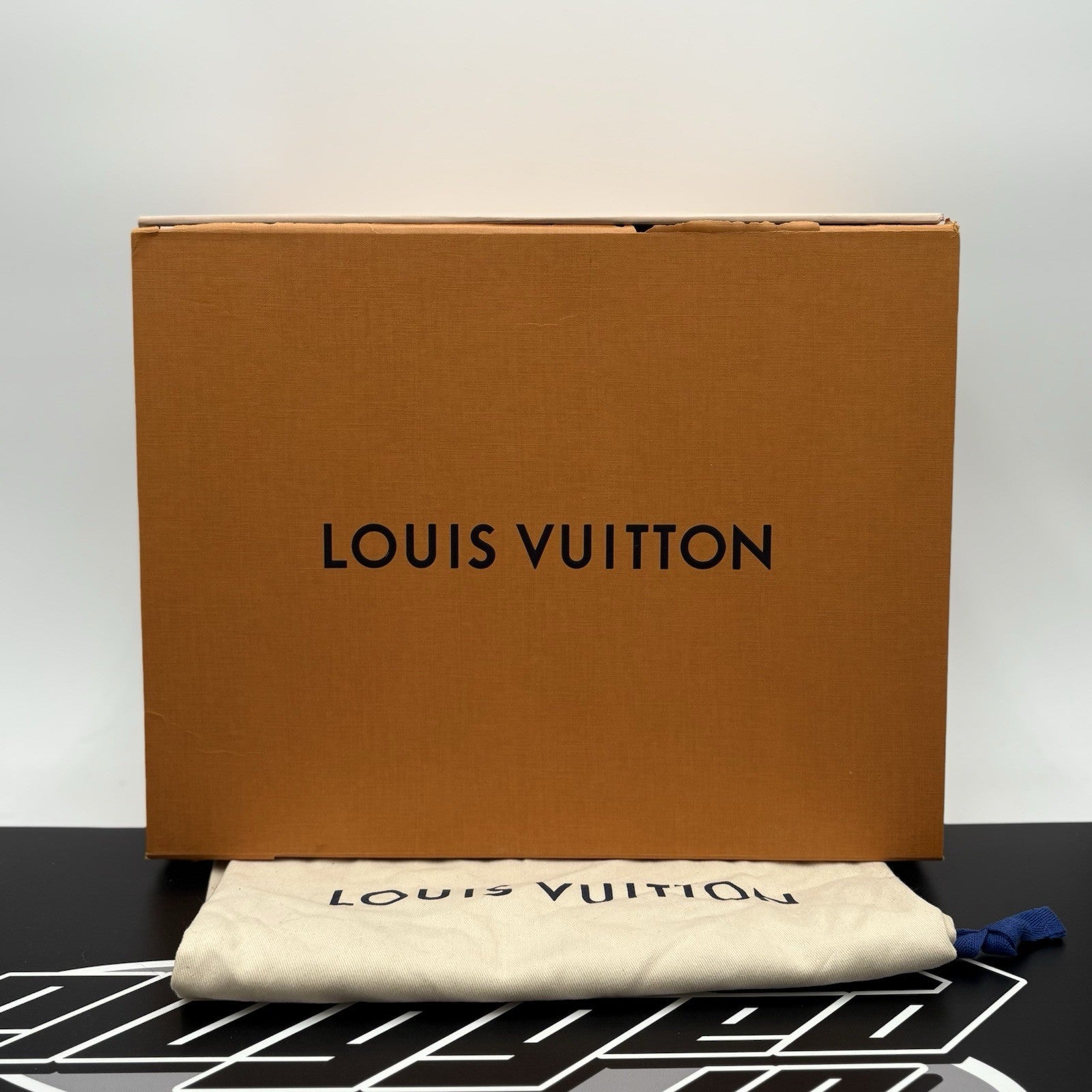 Size 8 LV (9-9.5 US) - Louis Vuitton Skate ' Green White ' | SUPER CLEAN!