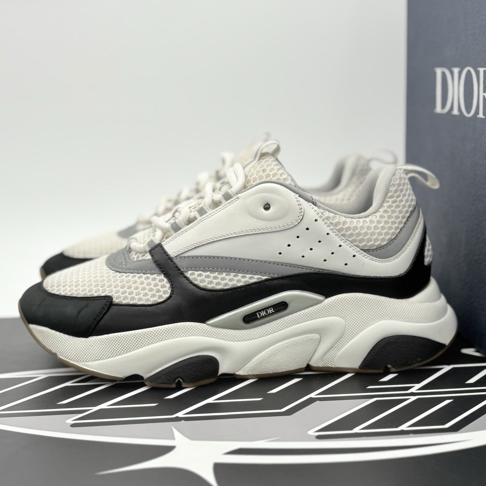 Size 42 (9 US) - Dior B22 Sneaker ' White Black ' | GOOD CONDITION!