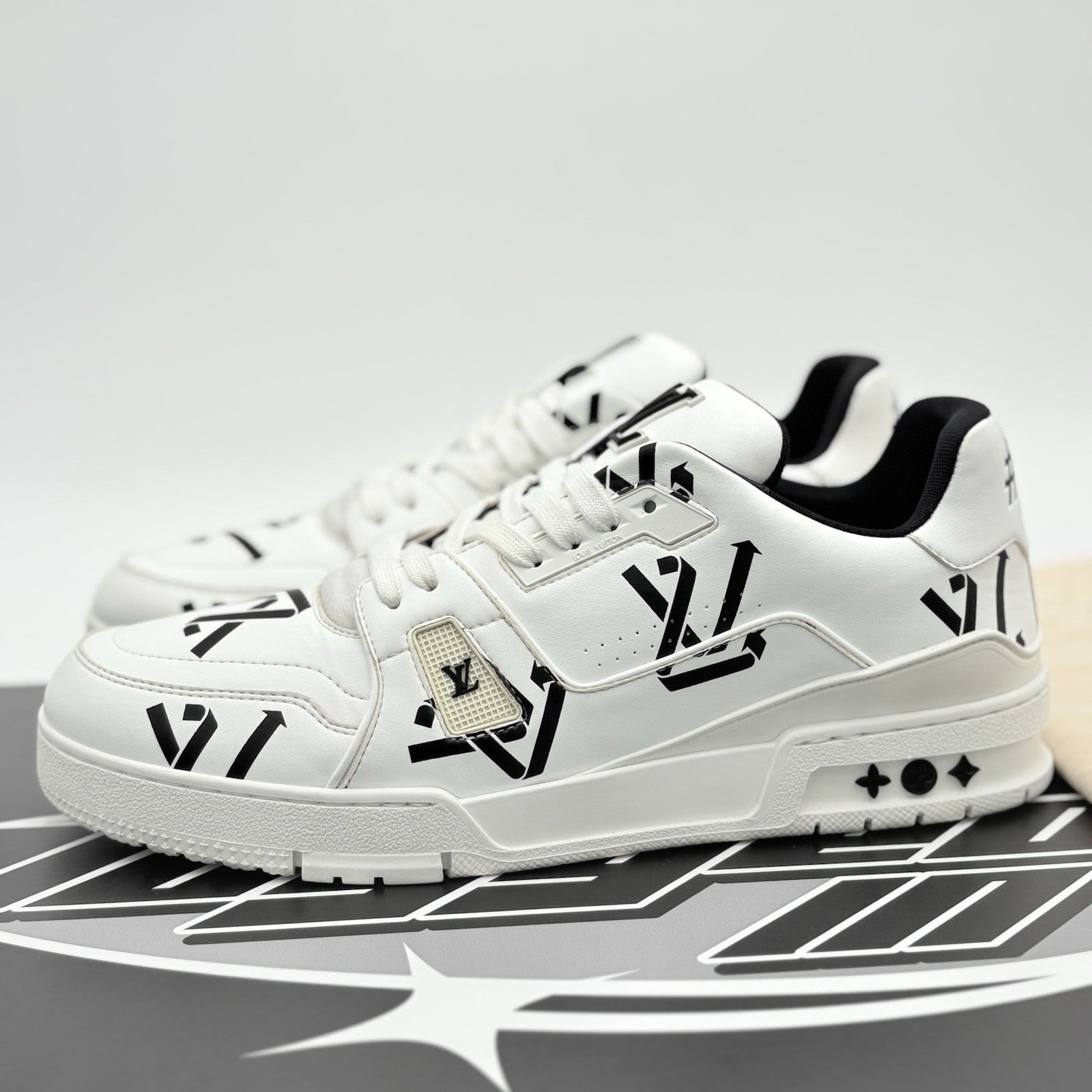 Size 10 LV (11-11.5 US) Louis Vuitton Trainer ' White Black Recycled ' | CLEAN!