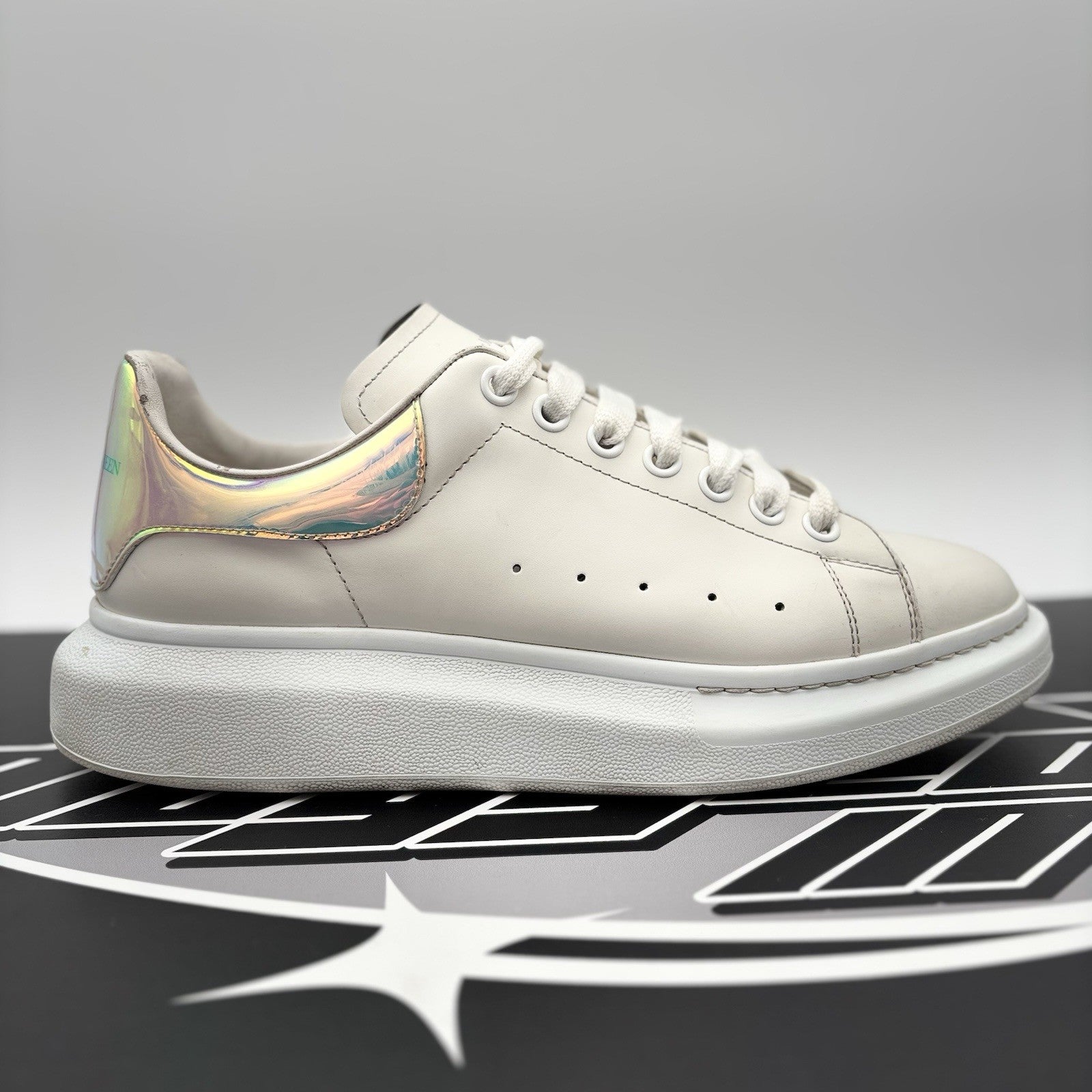 Size 43 (10 US) - Alexander McQueen ‘ Shock Pink ‘ | GREAT CONDITION!
