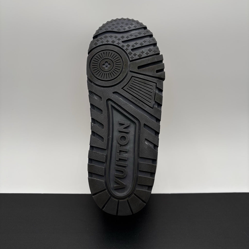 Size 10 LV (11-11.5 US) - Louis Vuitton Maxi ' Black, Orange ' | SUPER CLEAN!