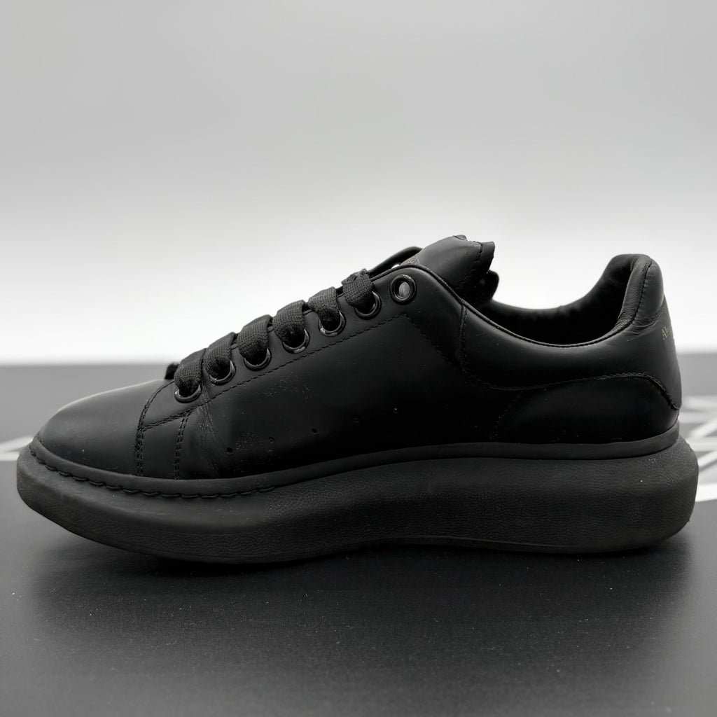 Size 41 (8 US) - Alexander McQueen Oversized ' Black '