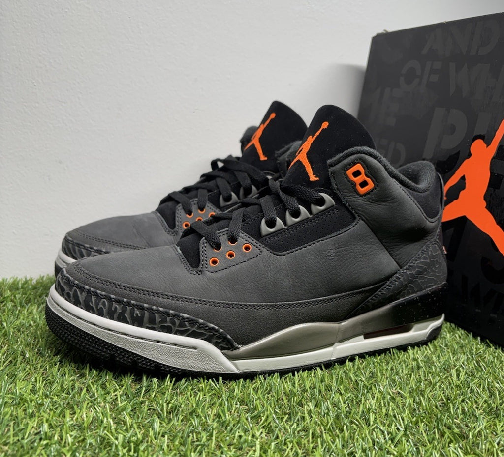 Size 10 - Jordan 3 Retro 2023 Mid Fear | SUPER CLEAN!