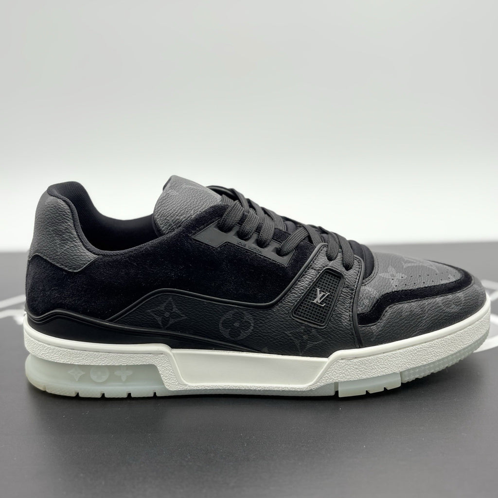 Size 8 LV (US 9-9.5) Louis Vuitton Trainer ' Black ' | SUPER CLEAN!