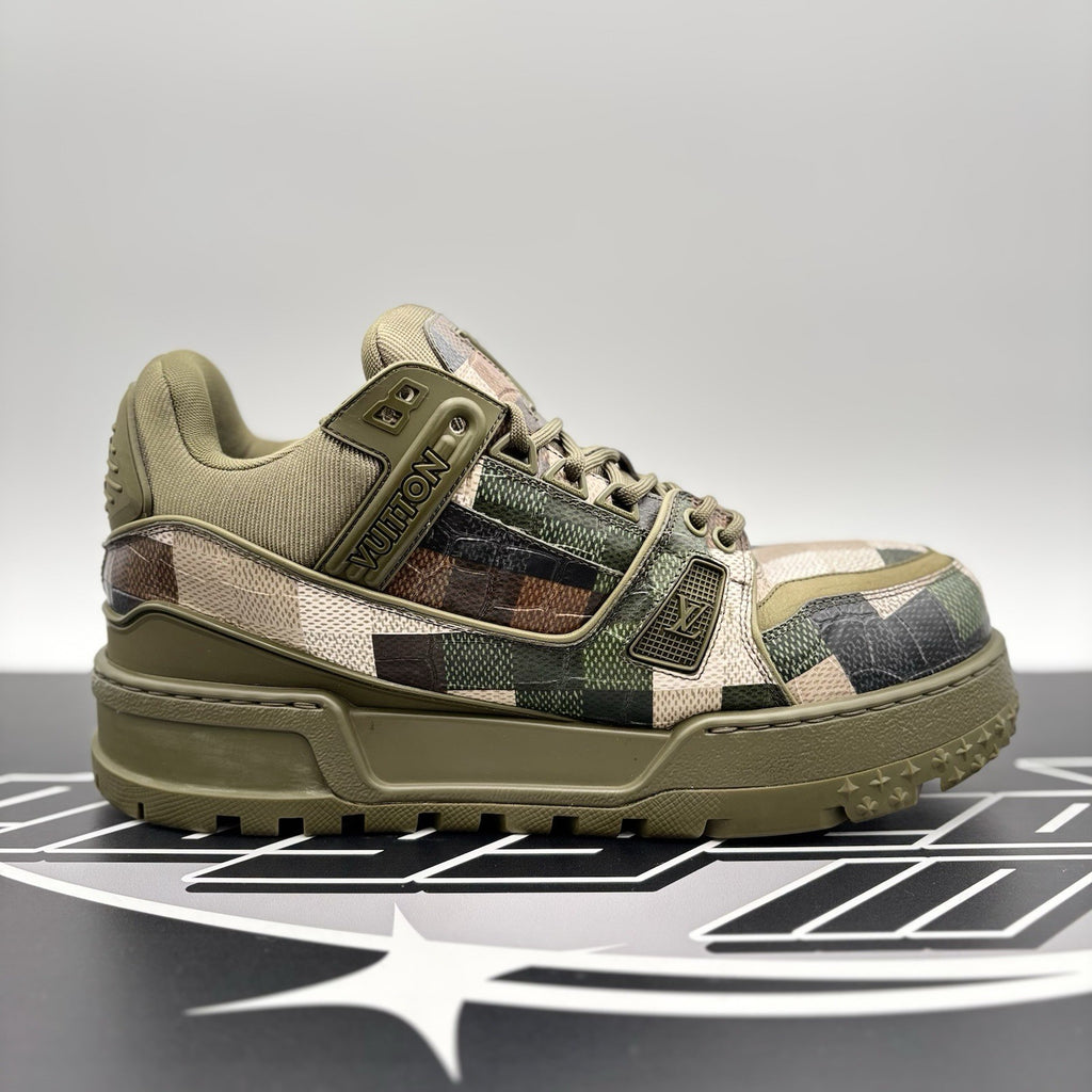 Size 12 LV (13-13.5 US) - Louis Vuitton Maxi ' Damoflage ' | GREAT CONDITION!