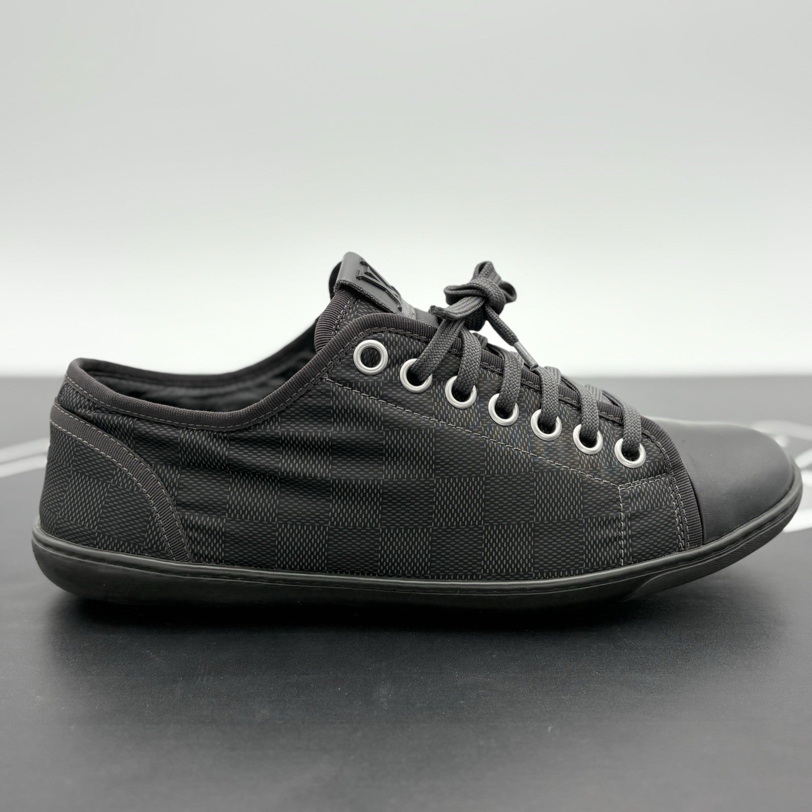 Size 7 LV (8-8.5 US) - Louis Vuitton Damier Low Top ' Black ' | GOOD CONDITION!