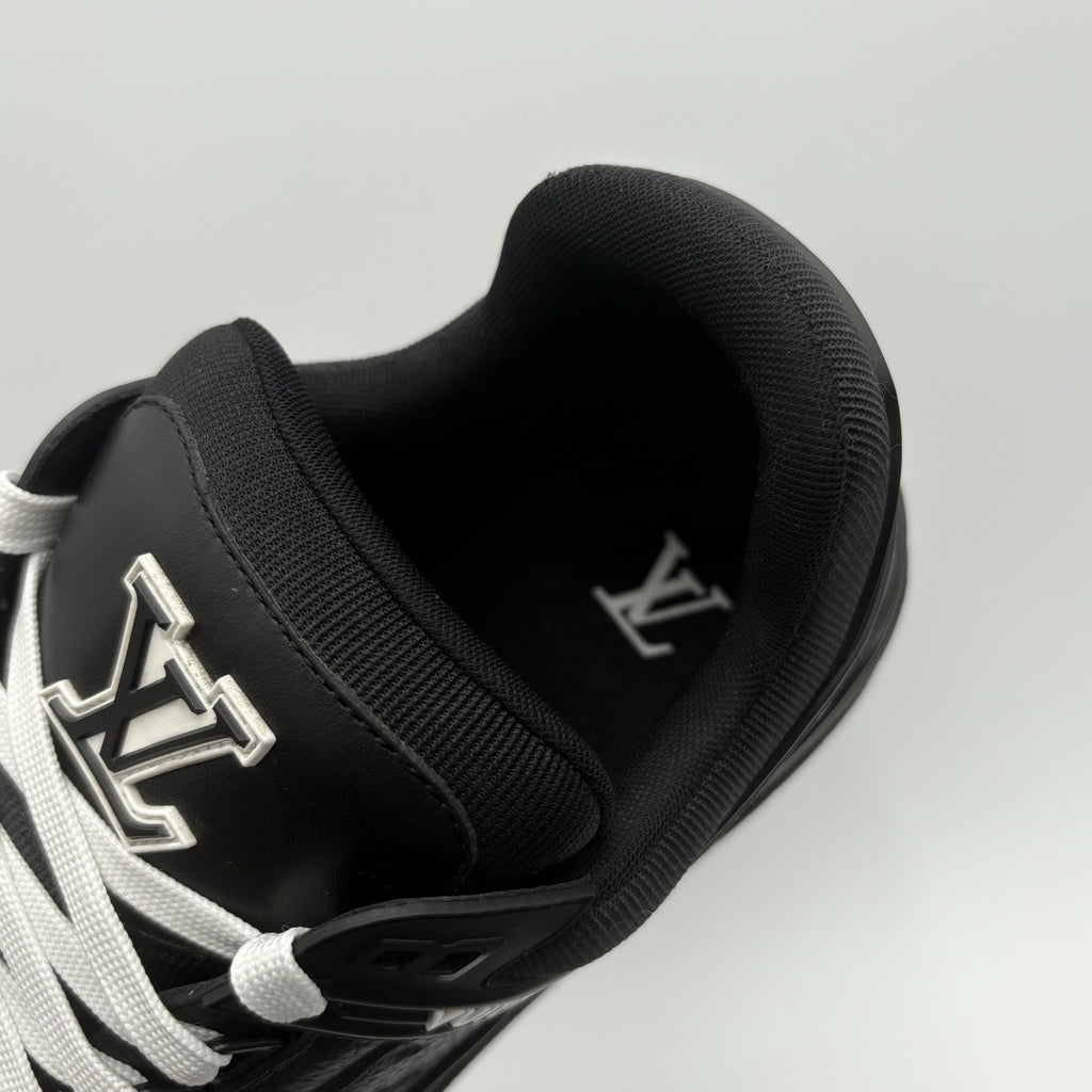 Size 11 LV (12-12.5 US) - Louis Vuitton Trainer ' Black ' | EXCELLENT!