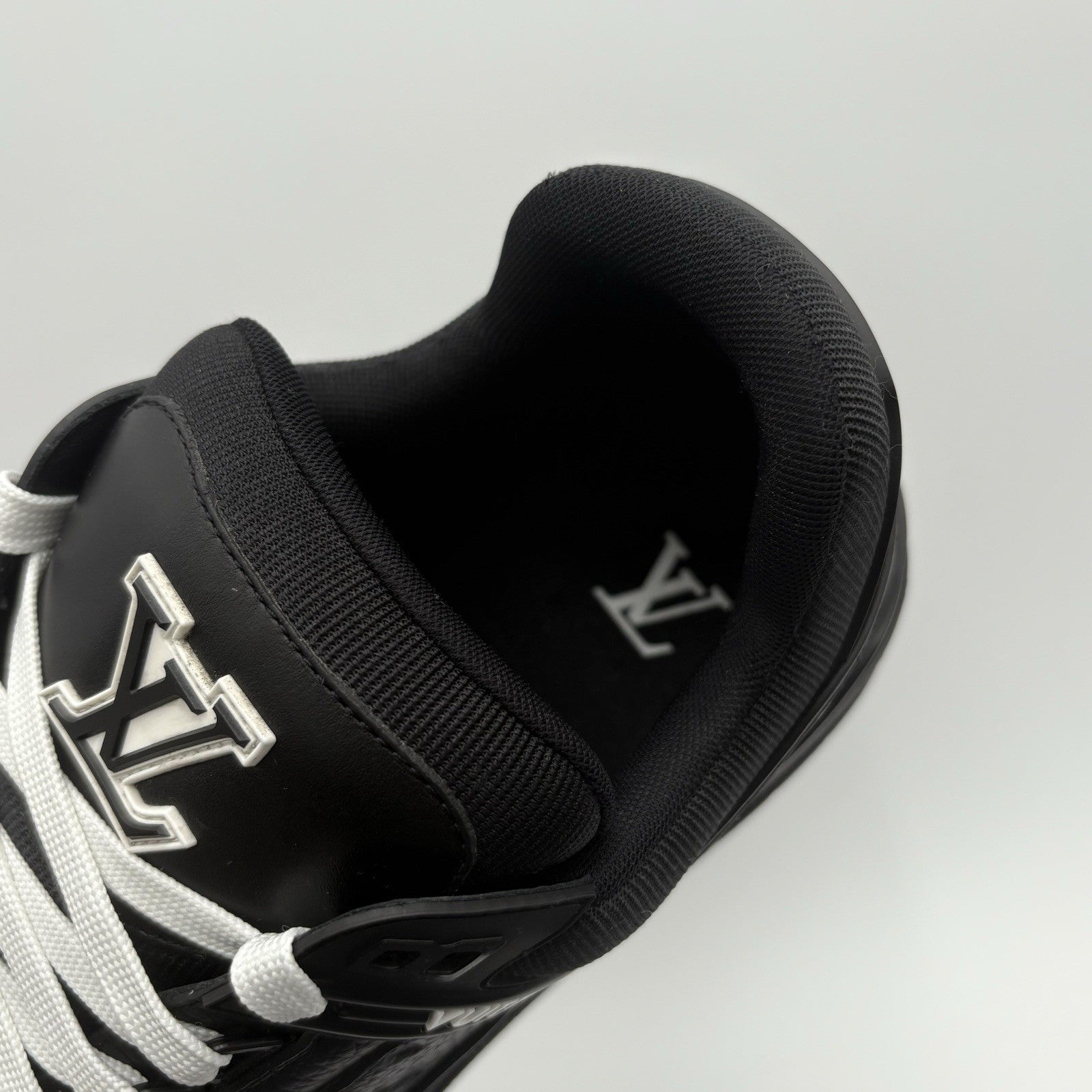 Size 11 LV (12-12.5 US) - Louis Vuitton Trainer ' Black ' | EXCELLENT!