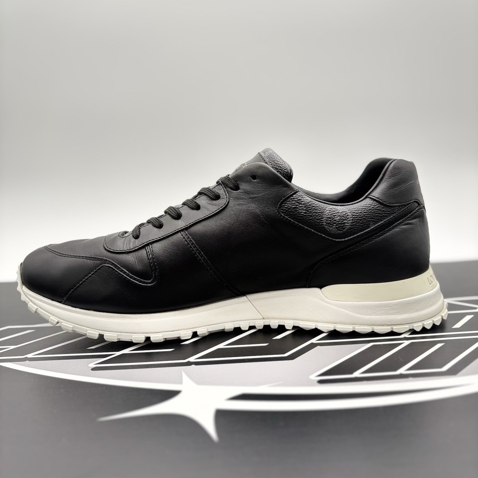 Size 9.5 LV (10.5-11 US) Louis Vuitton Runaway ' Black White ' | GREAT COND!