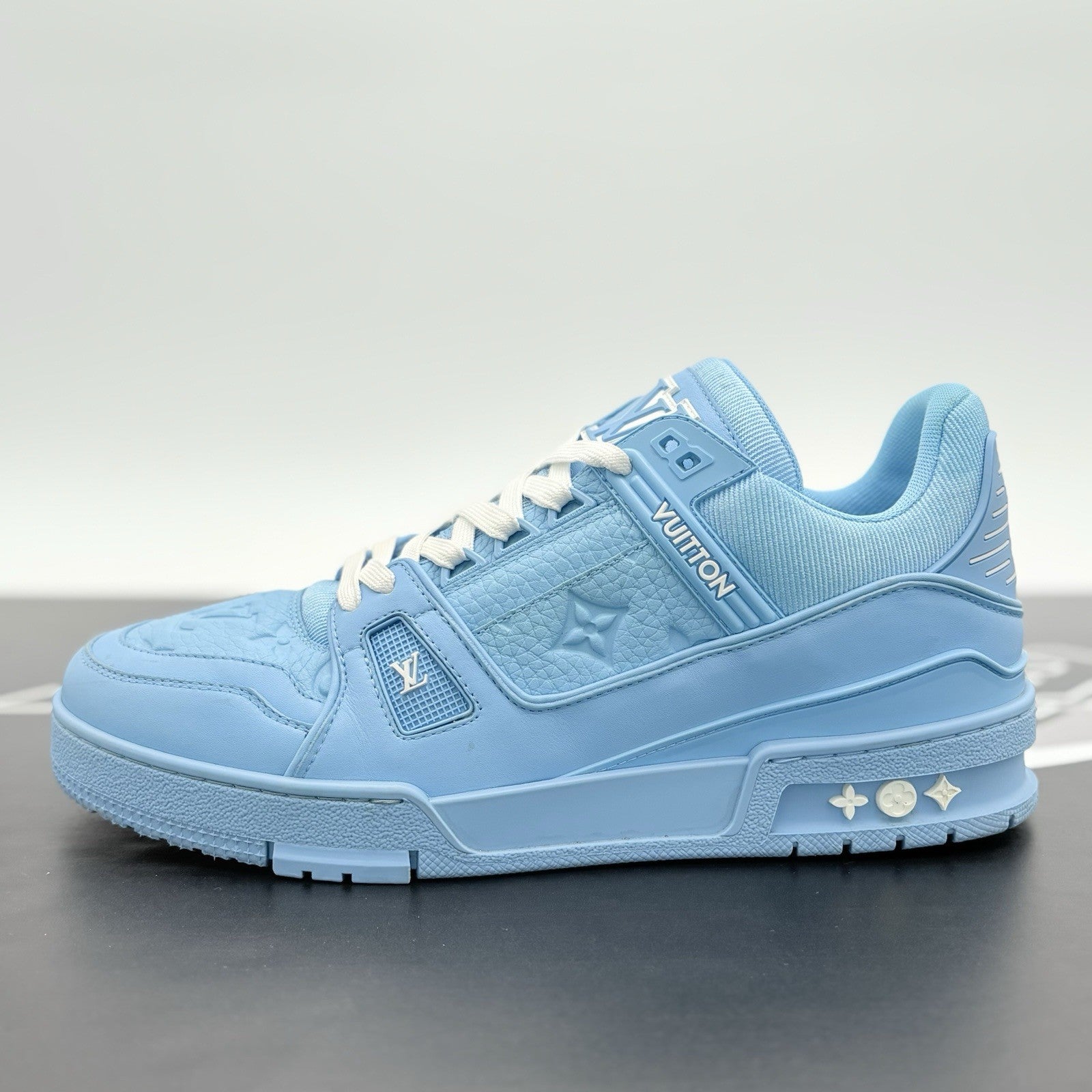 Size 7.5 LV (8.5-9 US) - Louis Vuitton Trainer ' Light Blue ' | SUPER CLEAN!