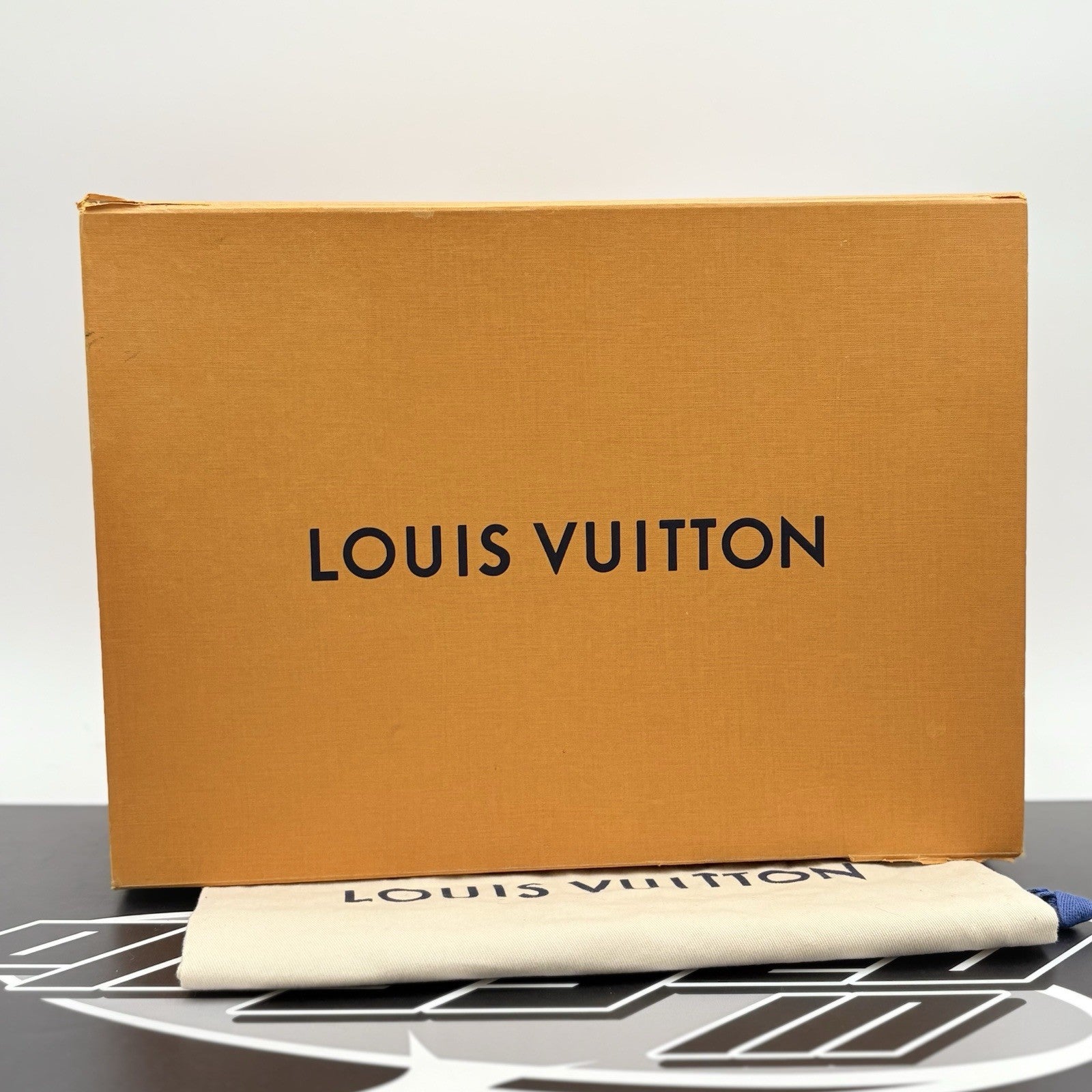 Size 7.5 LV (8.5-9 US) Louis Vuitton Trainer ' Grey White ' | GOOD CONDITION!