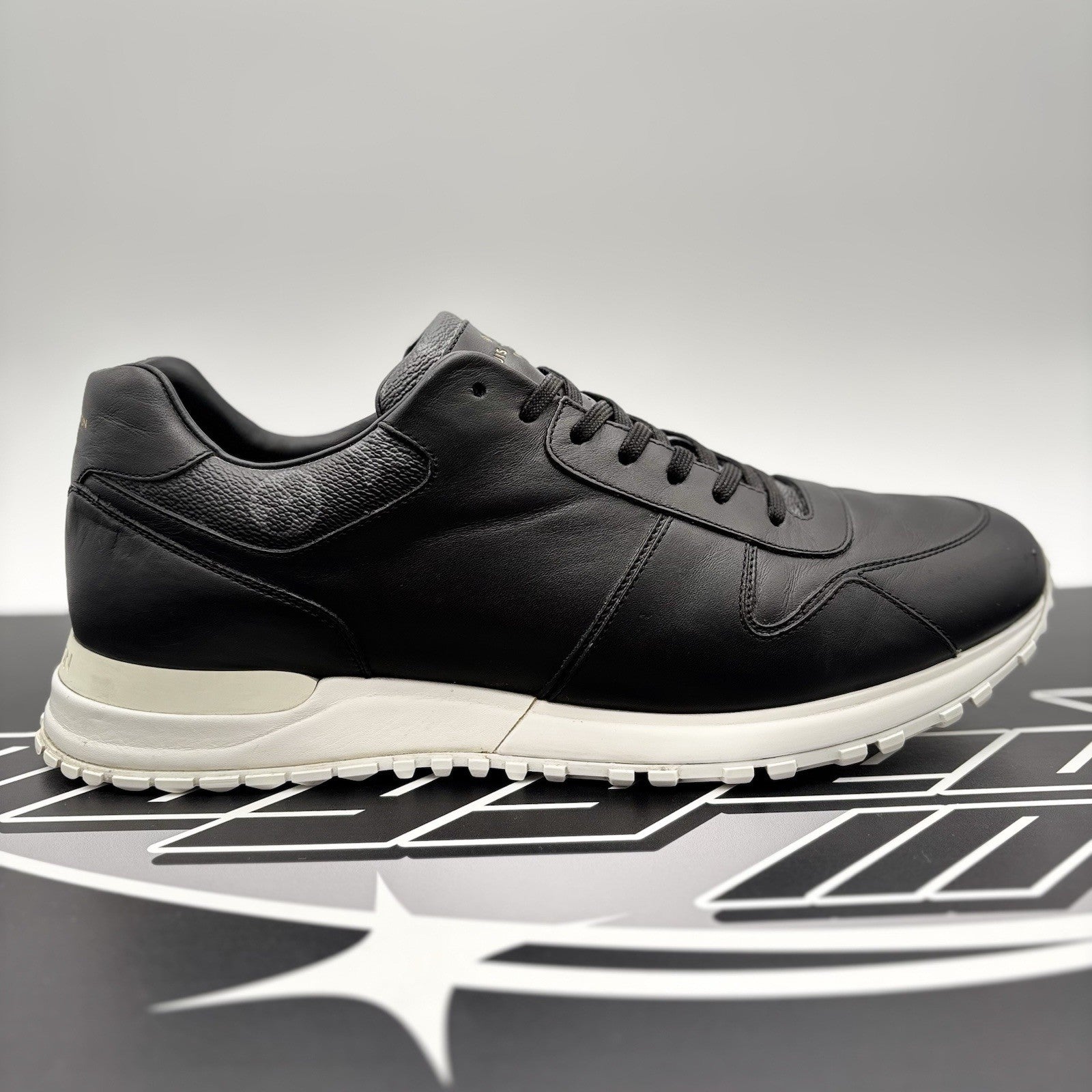 Size 9.5 LV (10.5-11 US) Louis Vuitton Runaway ' Black White ' | GREAT COND!