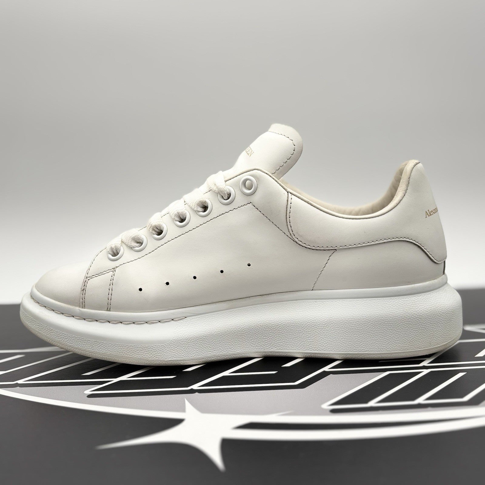 Size 42.5 (9.5 US) Alexander McQueen Oversized ‘ White ' | GOOD COND!