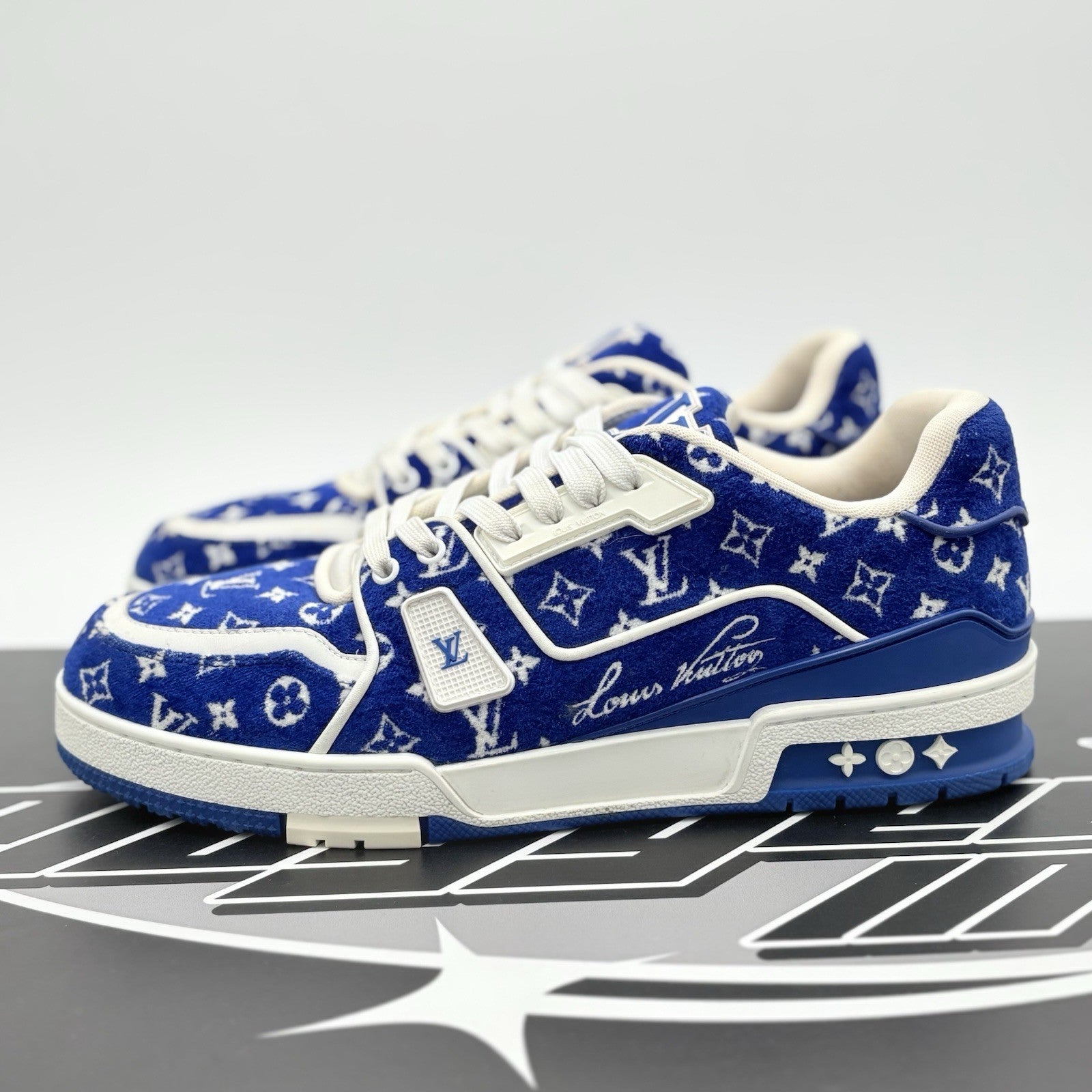 Size 8 LV (9-9.5 US) - Louis Vuitton Trainer ' Blue Monogram ' | SUPER CLEAN!