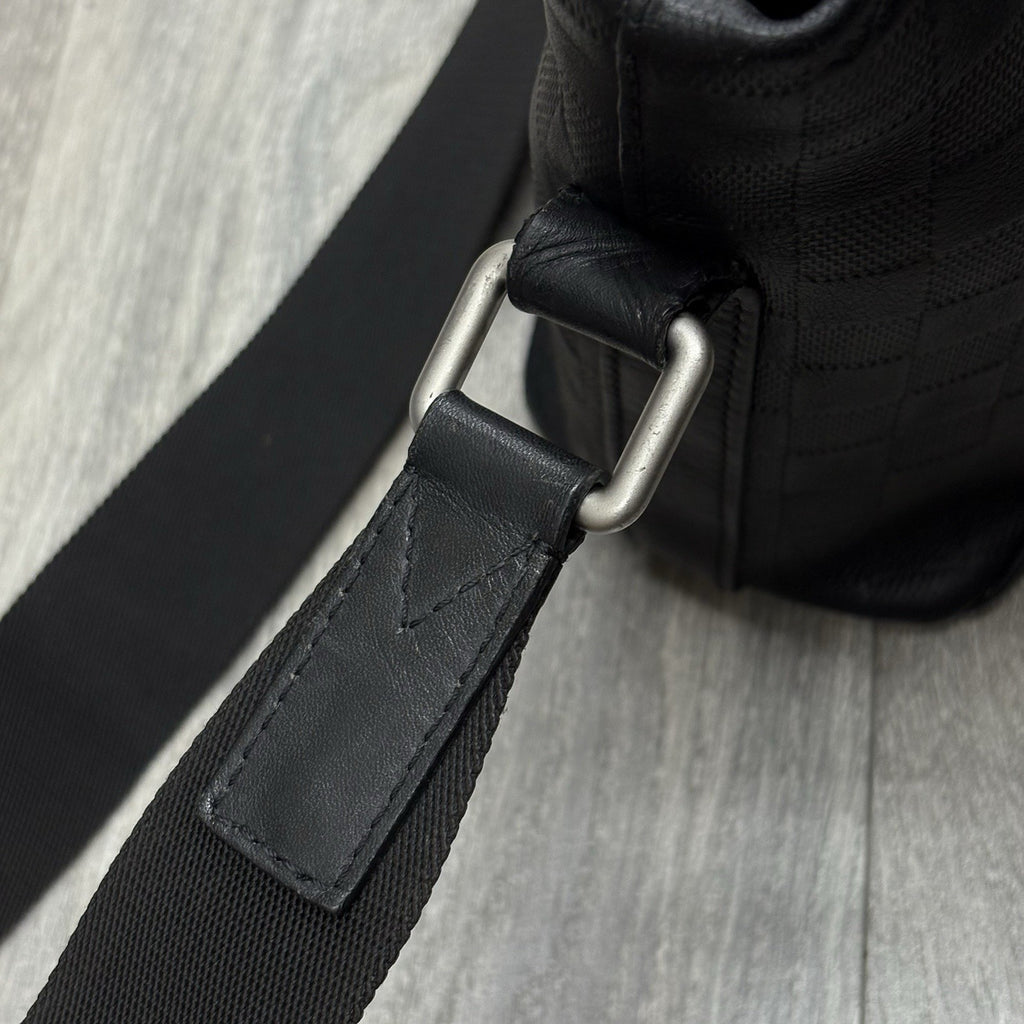 Louis Vuitton Damier Infini Discovery Messenger Bag MM Onyx ' Black ' | CLEAN!