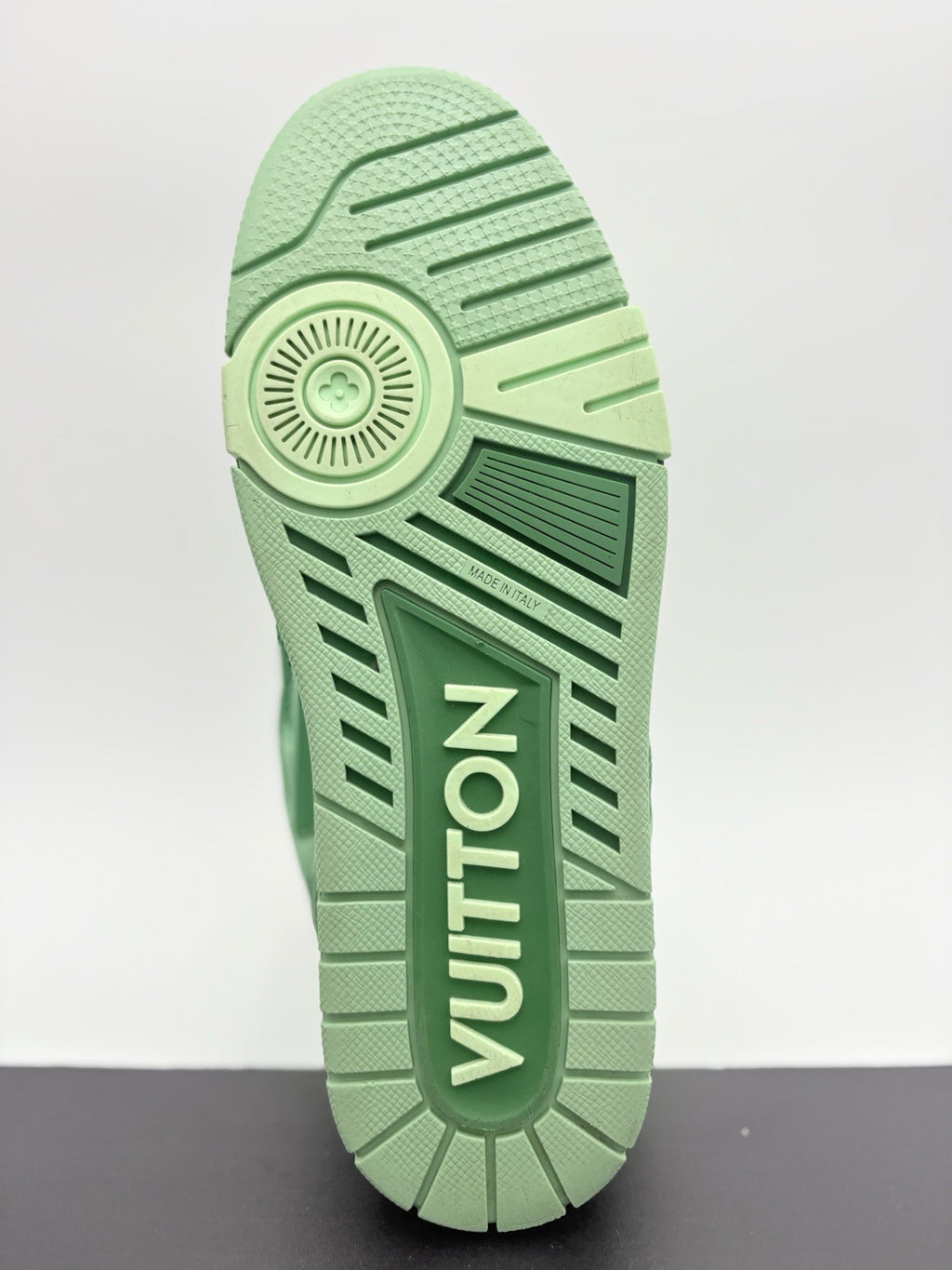 Size 8.5 LV (9.5-10 US) - Louis Vuitton Skate ' Green ' | SUPER CLEAN!