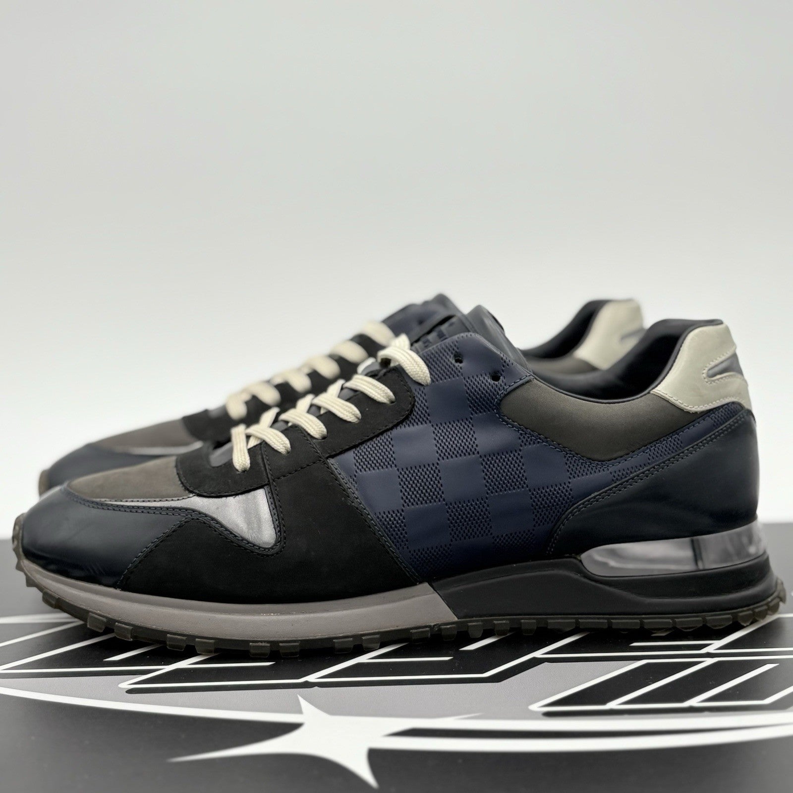 Size 8 LV (9-9.5 US) Louis Vuitton Damier Run Away ' Navy ' | GREAT CONDITION
