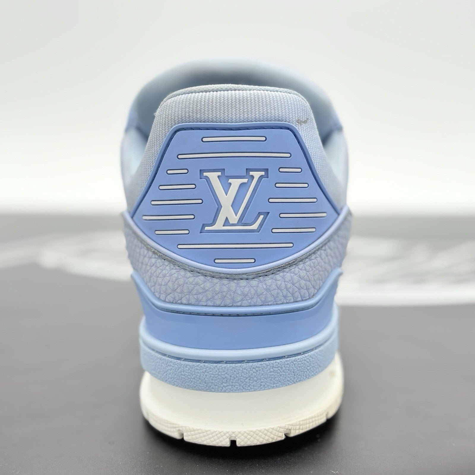 Size 11 LV (12-12.5 US) Louis Vuitton Trainer ' Light Blue White ' | GREAT COND!