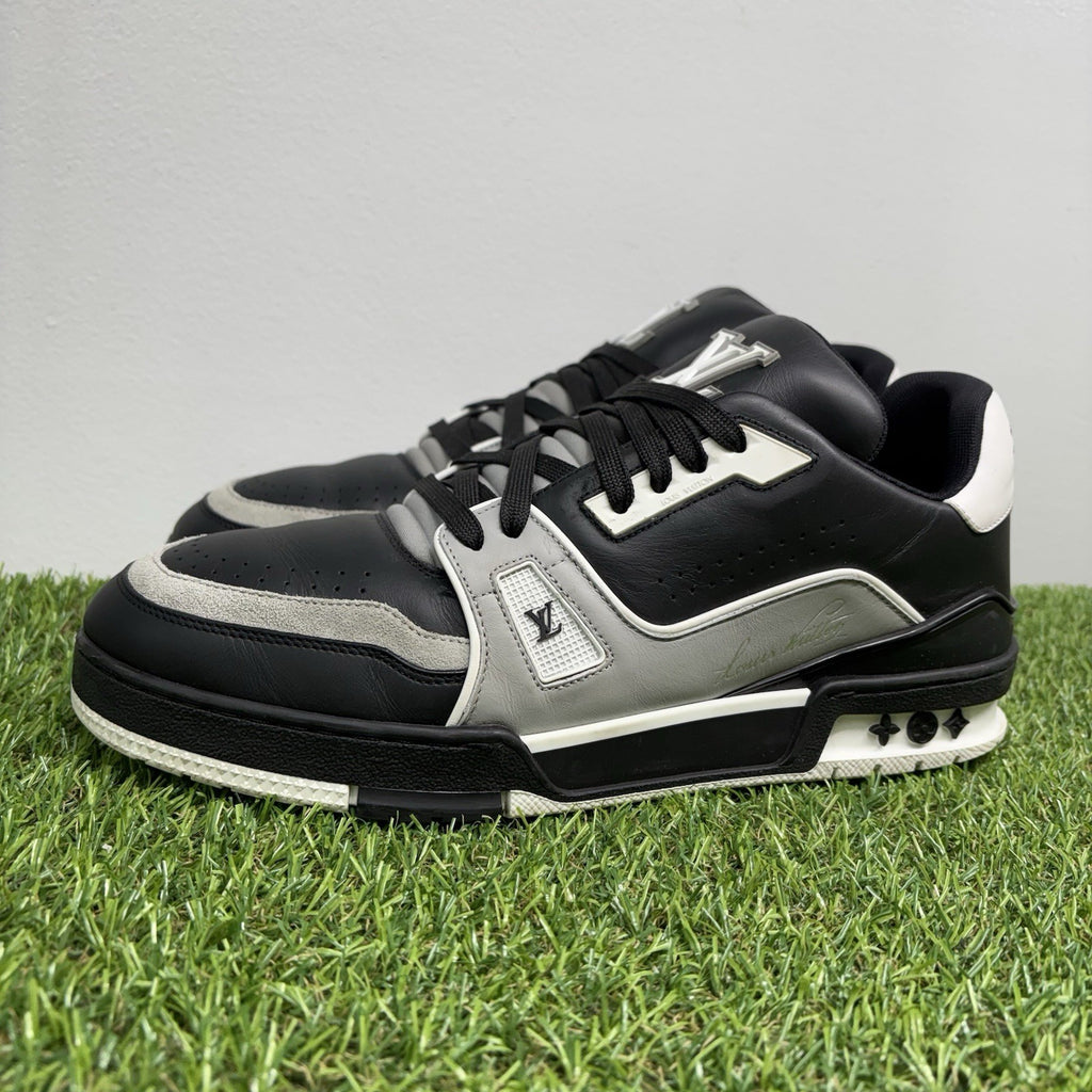 Size 8.5 LV (9.5-10 US) Louis Vuitton Trainer ' Black, Grey, White ' | GOOD!