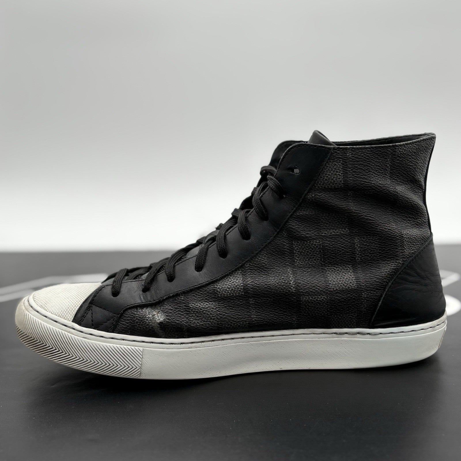 Size 7 LV (8-8.5 US) Louis Vuitton Tattoo Line High Top Damier Graphite - Black