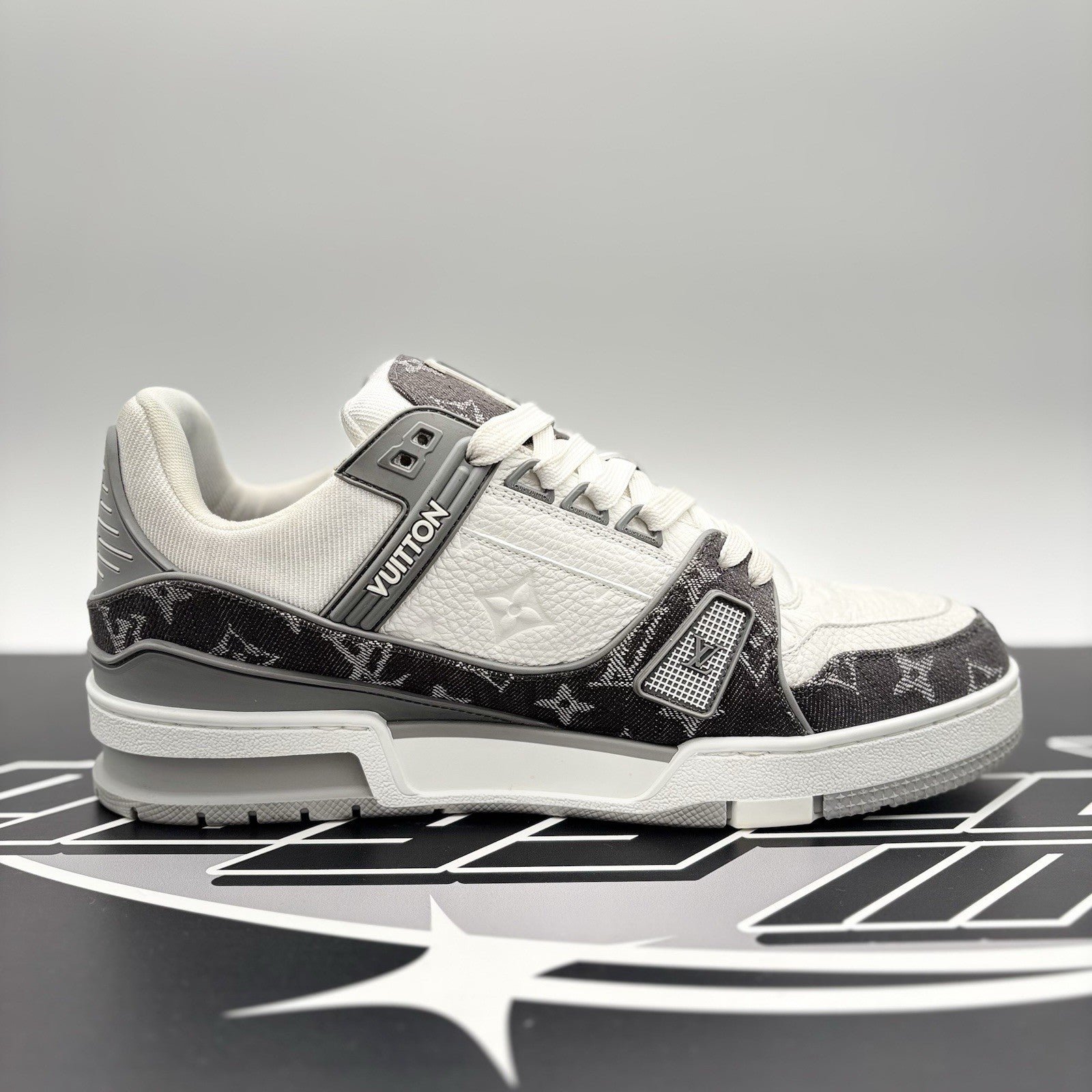 Size 7 LV (8 - 8.5 US) Louis Vuitton Trainer ' Grey Denim ' |  GREAT CONDITION!