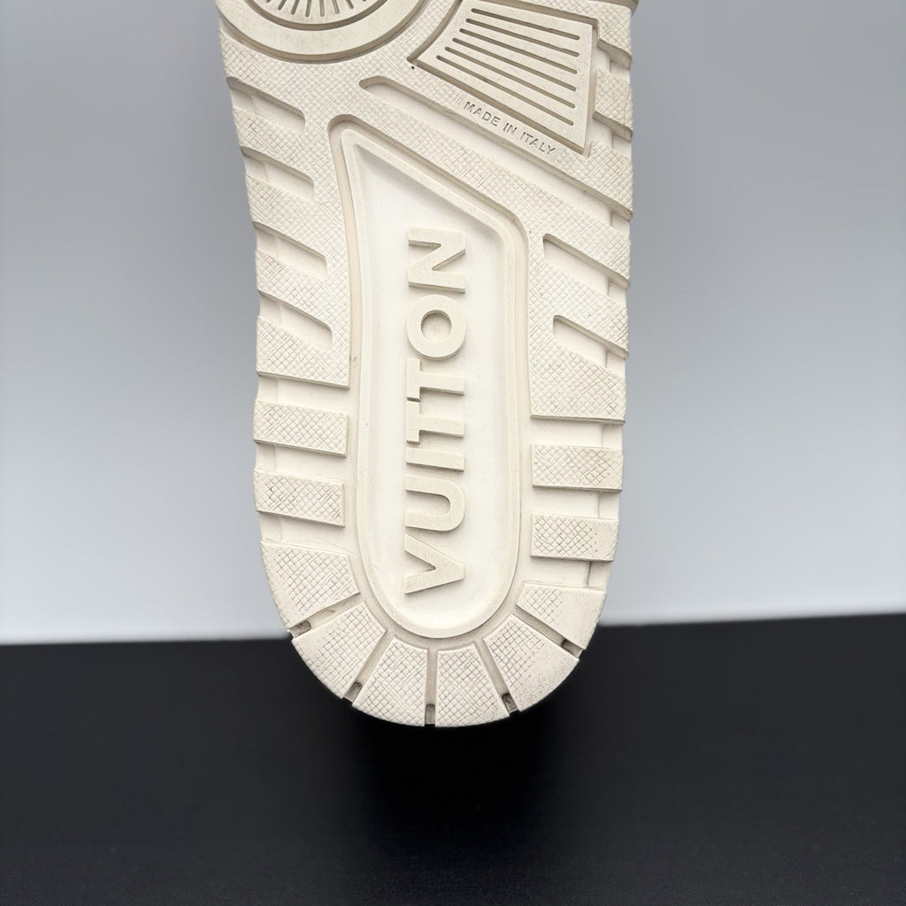 Size 8 LV (9-9.5 US) - Louis Vuitton Maxi Trainer ' White ' | GREAT CONDITION!
