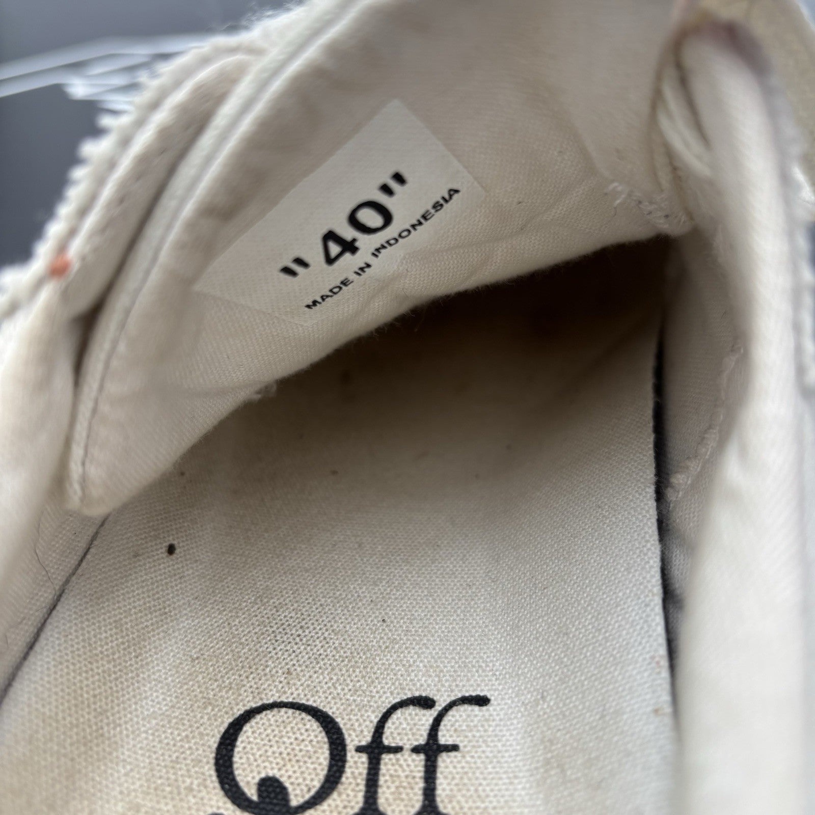 Size 40 (7 US) - Off-White Vulc Sneaker ' White ' | GOOD CONDITION!