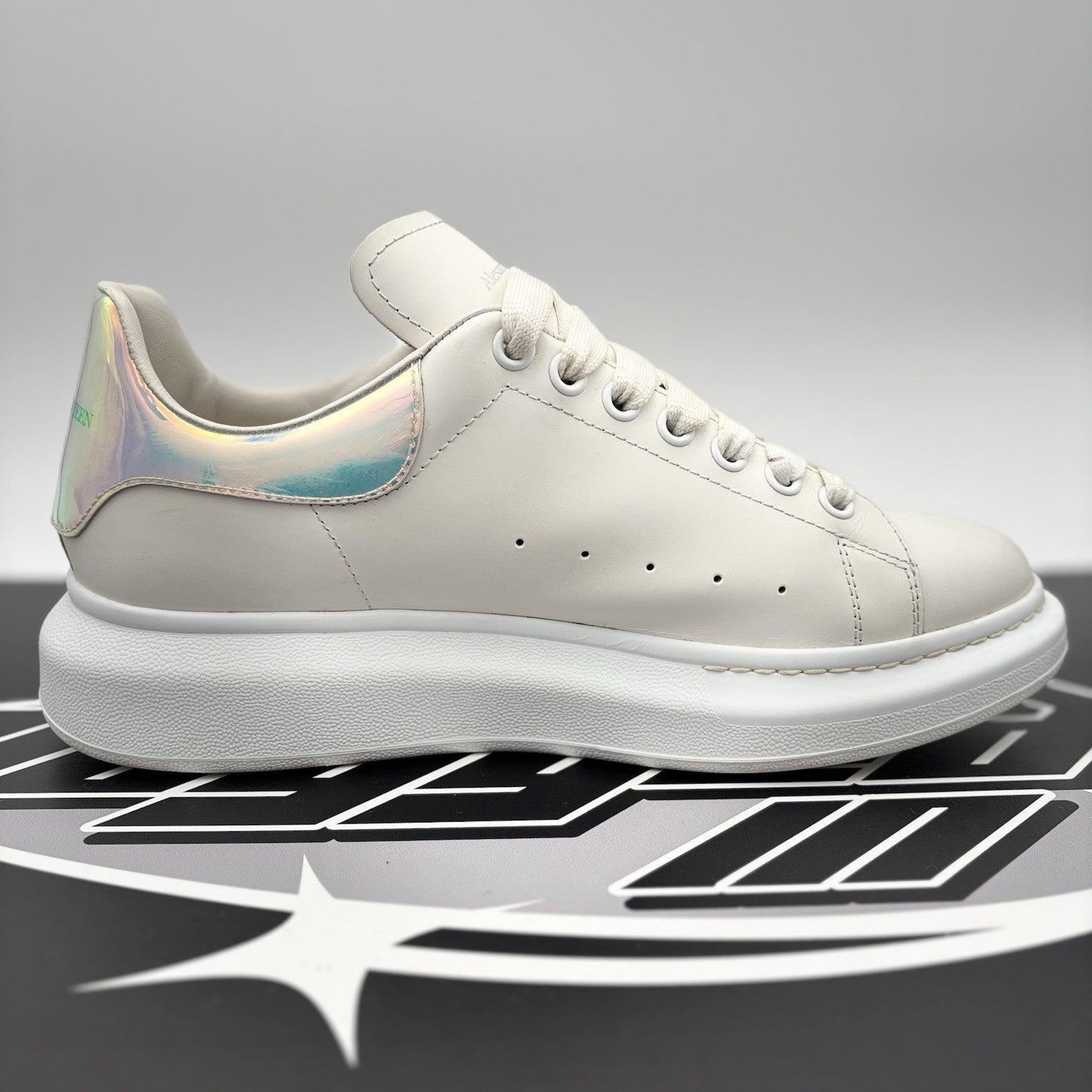 Size 43 (10 US) - Alexander McQueen ‘ Shock Pink ‘ | GREAT CONDITION!